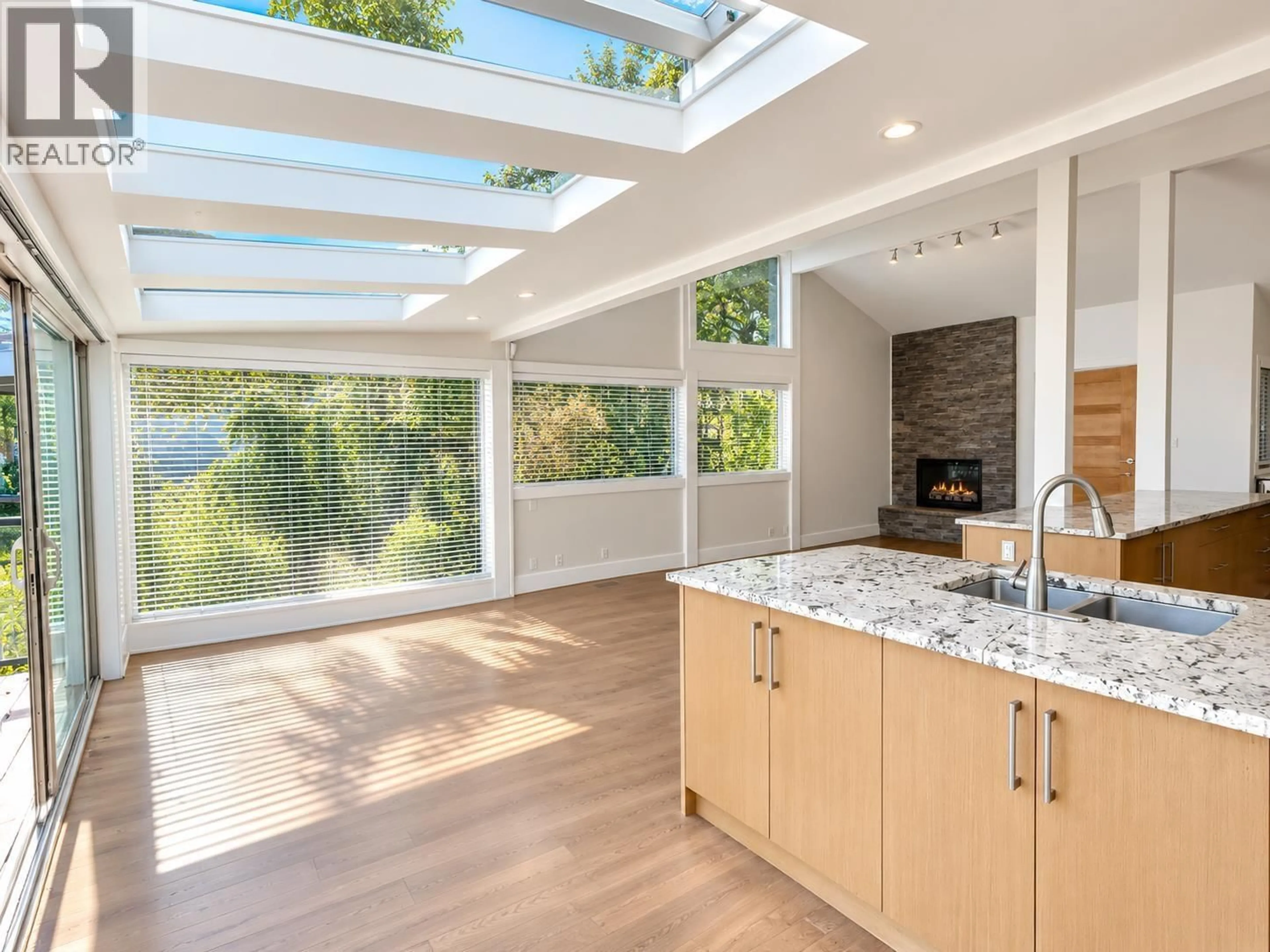 Open concept kitchen, unknown for 1448 SANDHURST PLACE, West Vancouver British Columbia V7S2P3