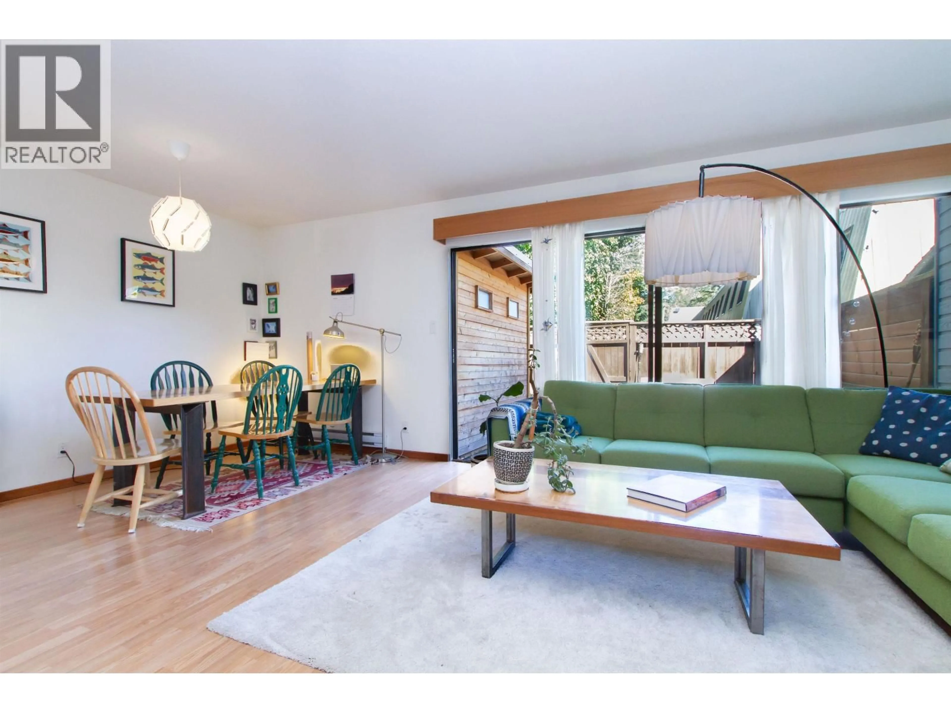Living room with furniture, wood/laminate floor for 26 - 38455 WILSON CRESCENT, Squamish British Columbia V8B0A4