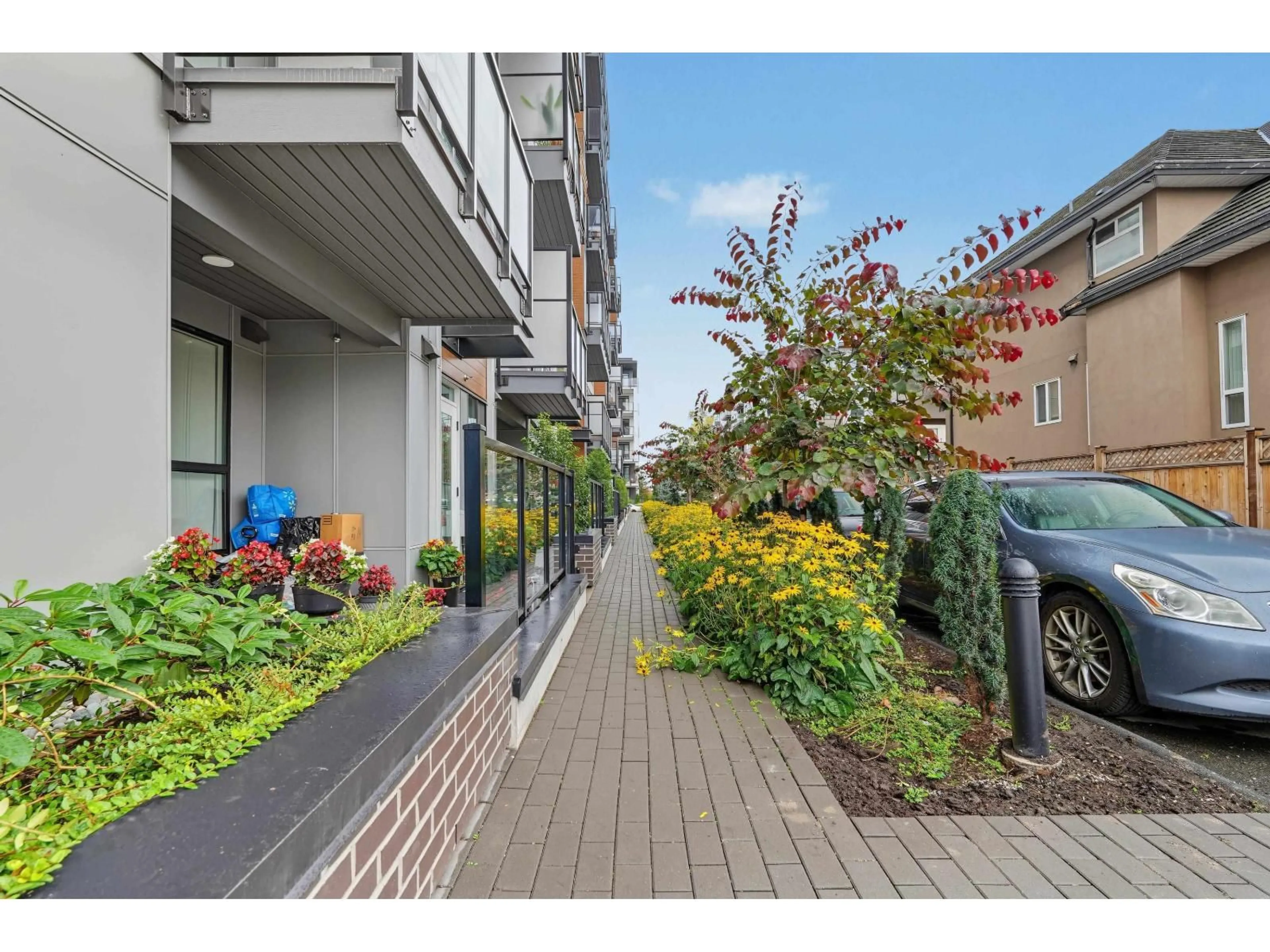 Patio, street for 602 - 13458 95 AVENUE, Surrey British Columbia V3V0H1