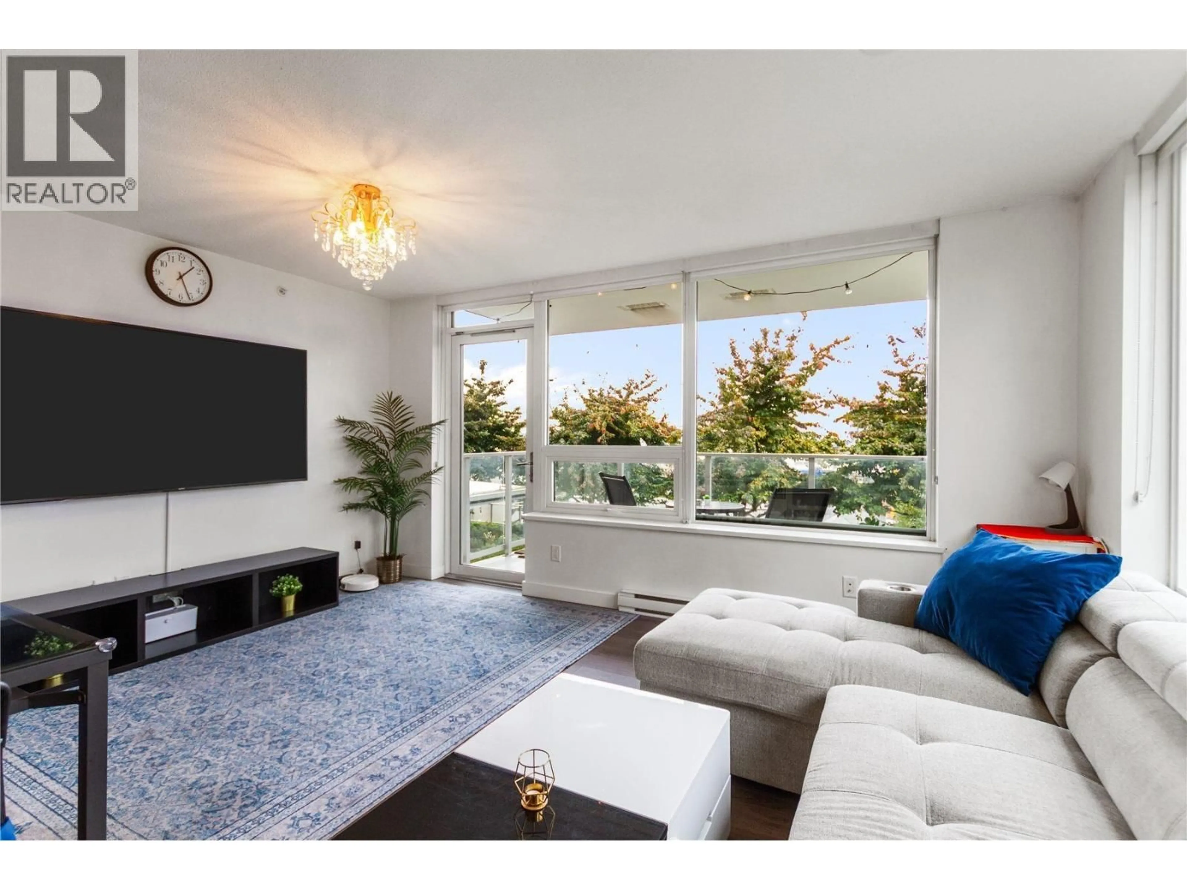 Living room with furniture, unknown for 702 - 988 QUAYSIDE DRIVE, New Westminster British Columbia V3M0L5