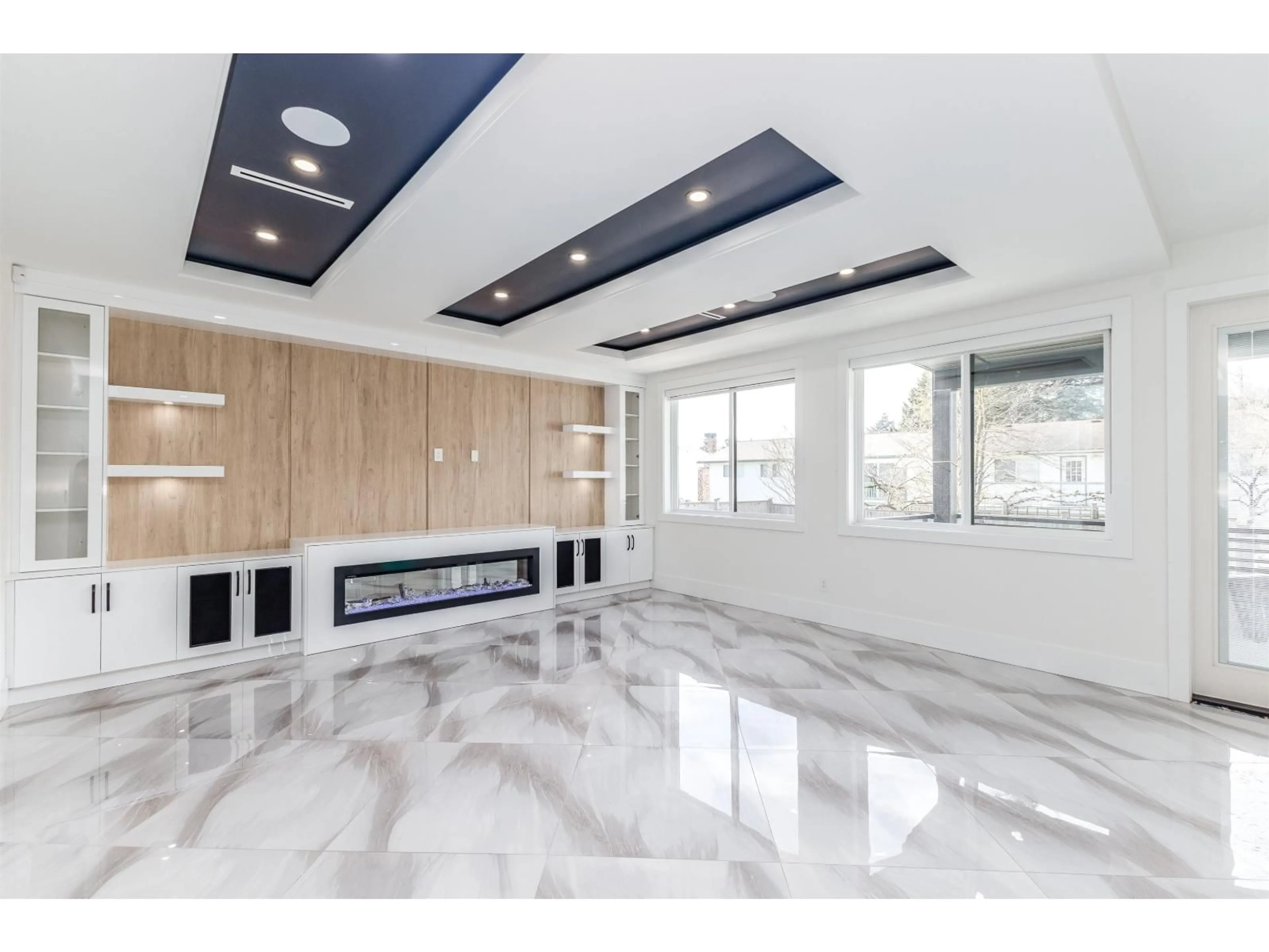 Indoor foyer for 3265 SATURNA CRESCENT, Abbotsford British Columbia V2T4R9