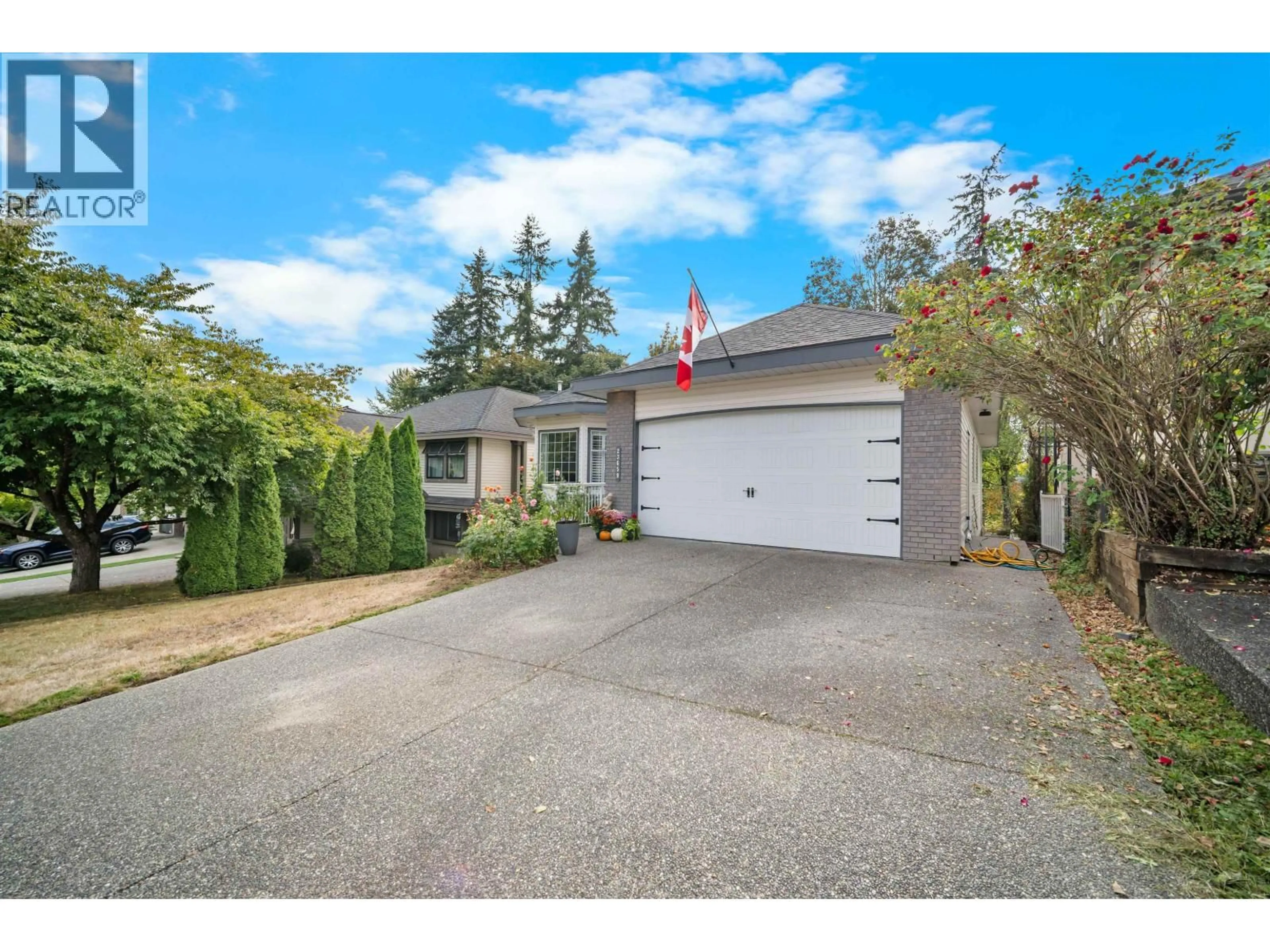 A pic from outside/outdoor area/front of a property/back of a property/a pic from drone, street for 23659 TAMARACK LANE, Maple Ridge British Columbia V2W1B4
