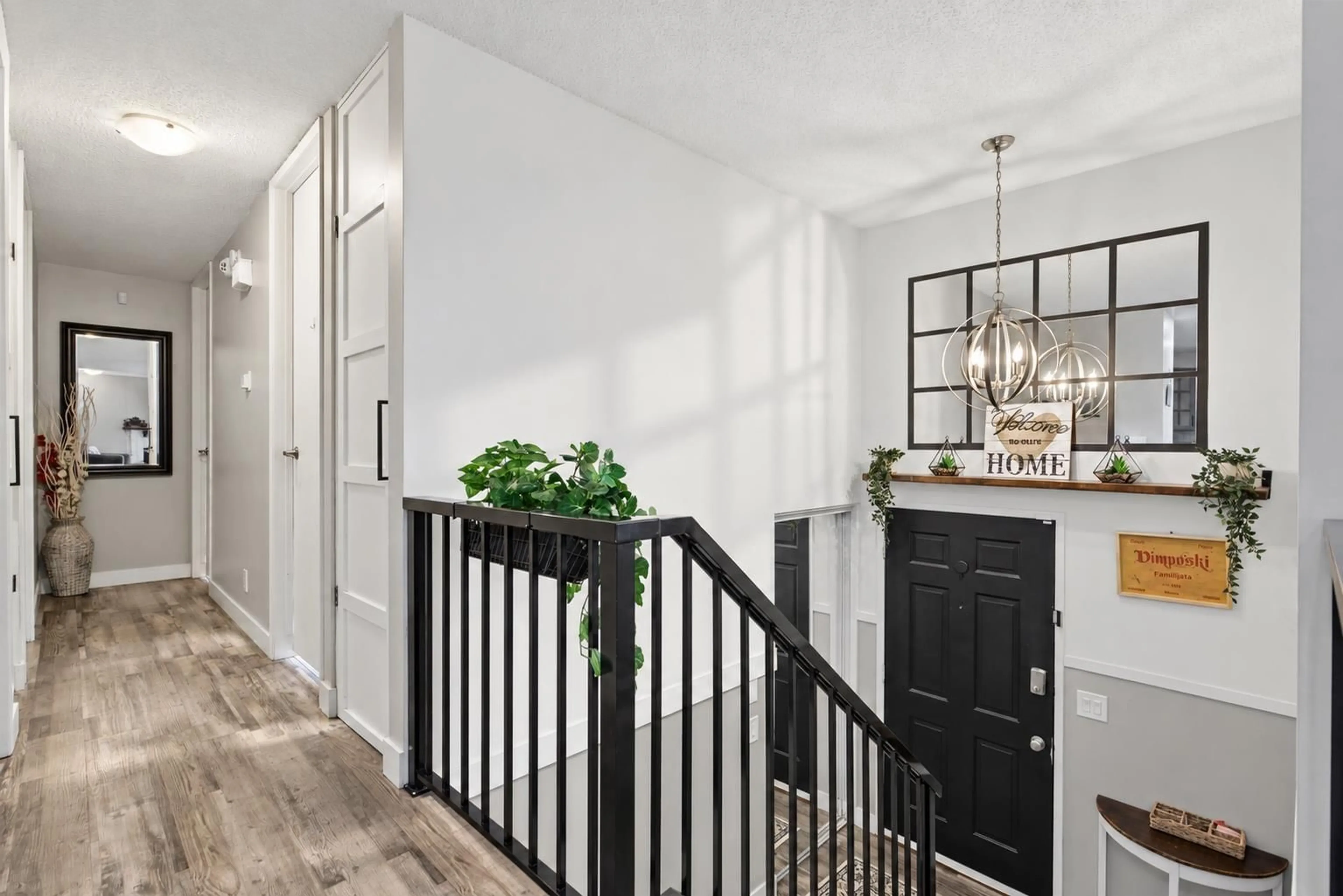 Indoor entryway for 20327 44 AVENUE, Langley British Columbia V3A6P6