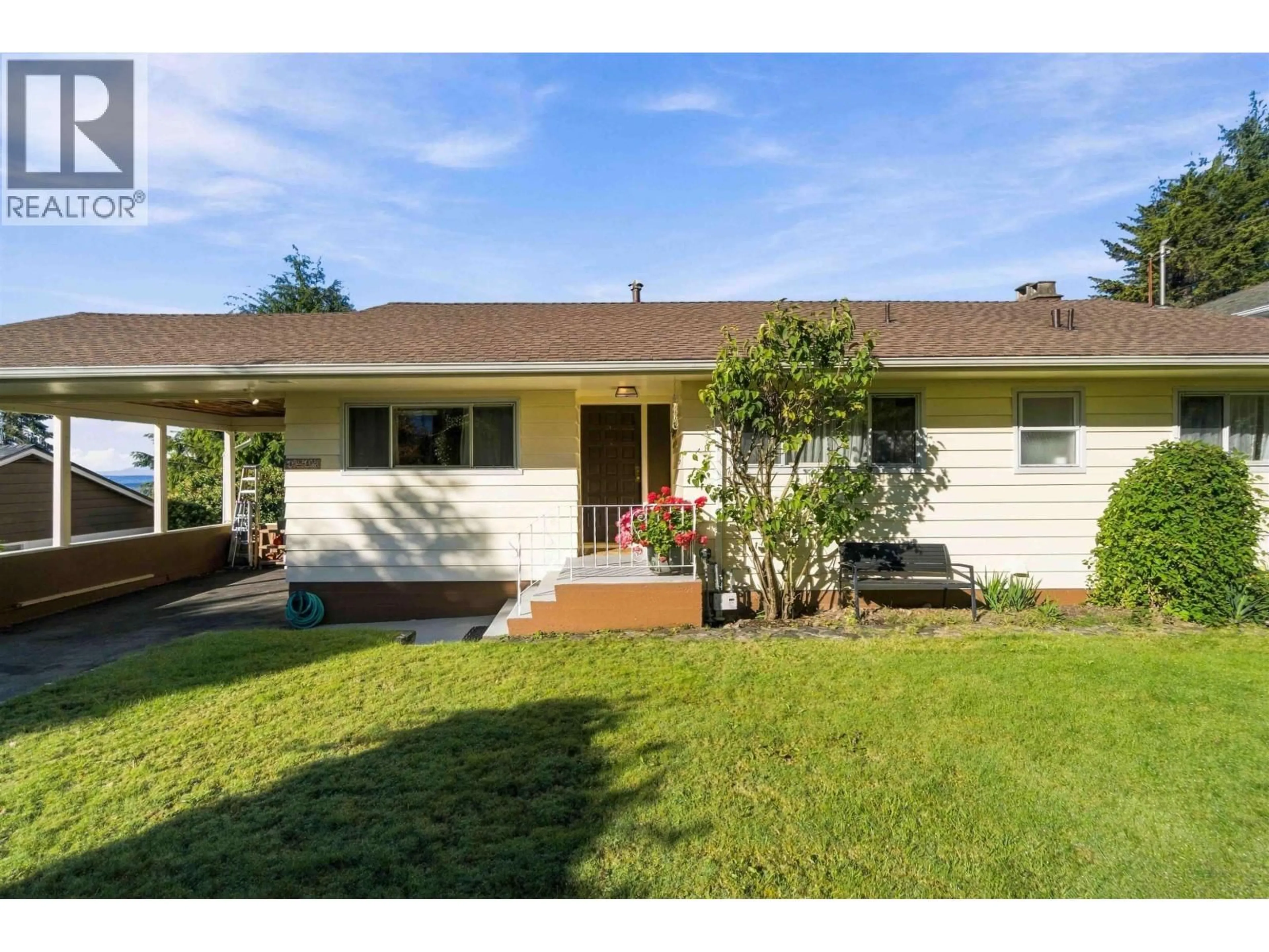Unknown for 4243 DELBROOK AVENUE, North Vancouver British Columbia V7N4A4