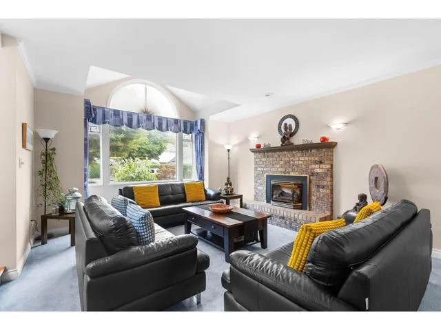 6173 PARKSIDE COURT, Surrey 4