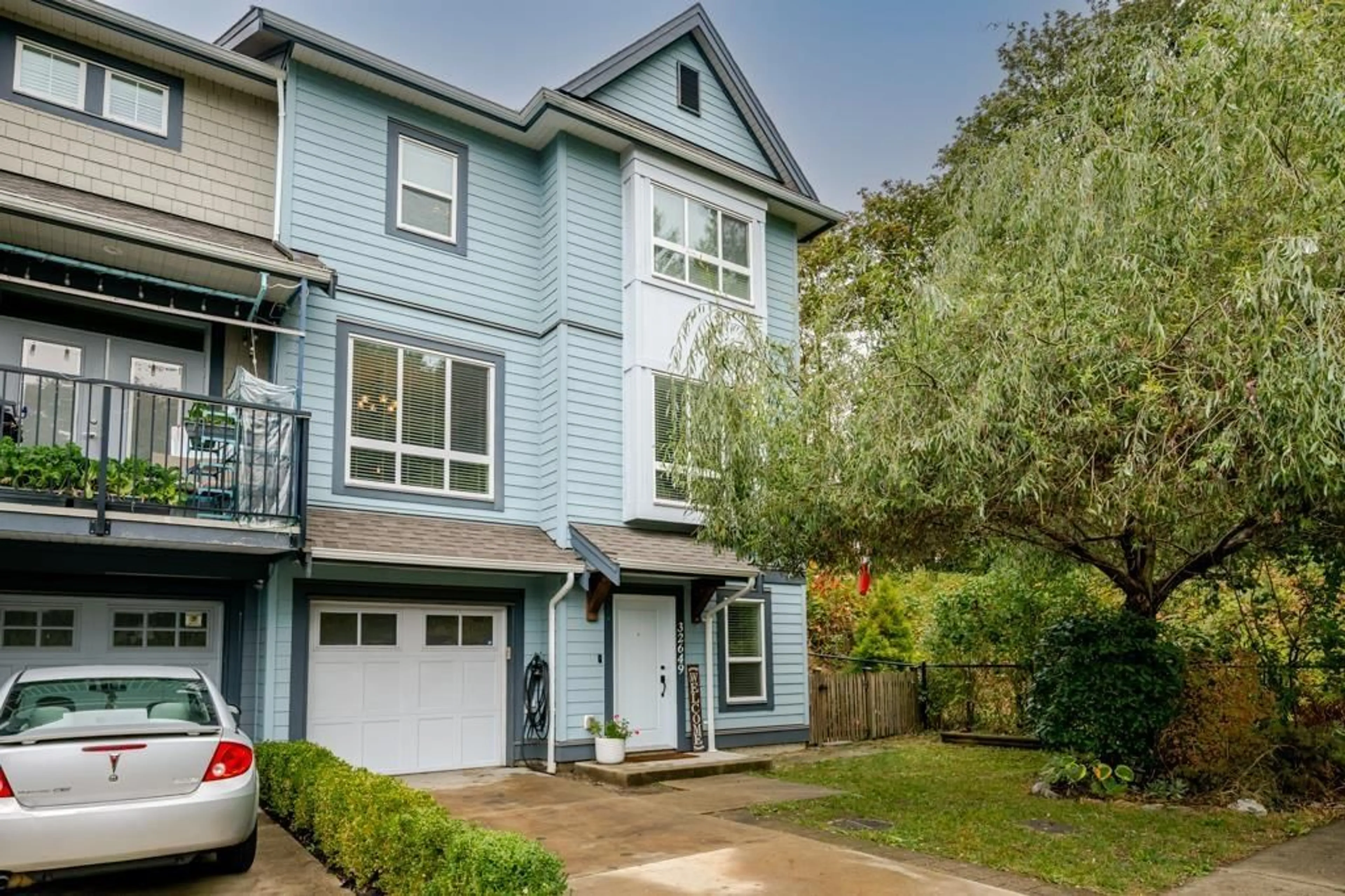 Home with vinyl exterior material, street for 32649 PRESTON BOULEVARD, Mission British Columbia V2V0G1