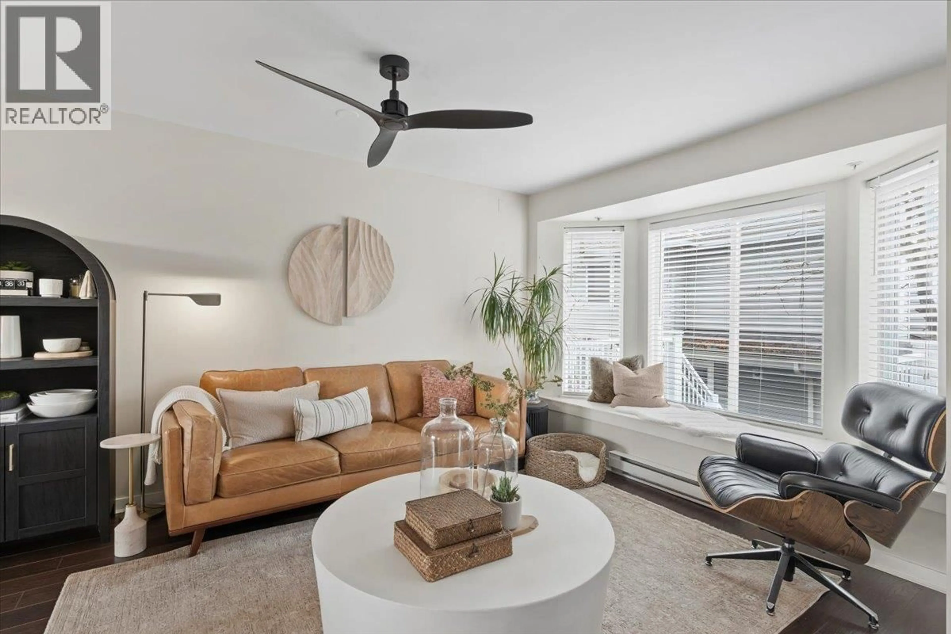 Living room with furniture, unknown for 34 - 7370 STRIDE AVENUE, Burnaby British Columbia V3N5E6