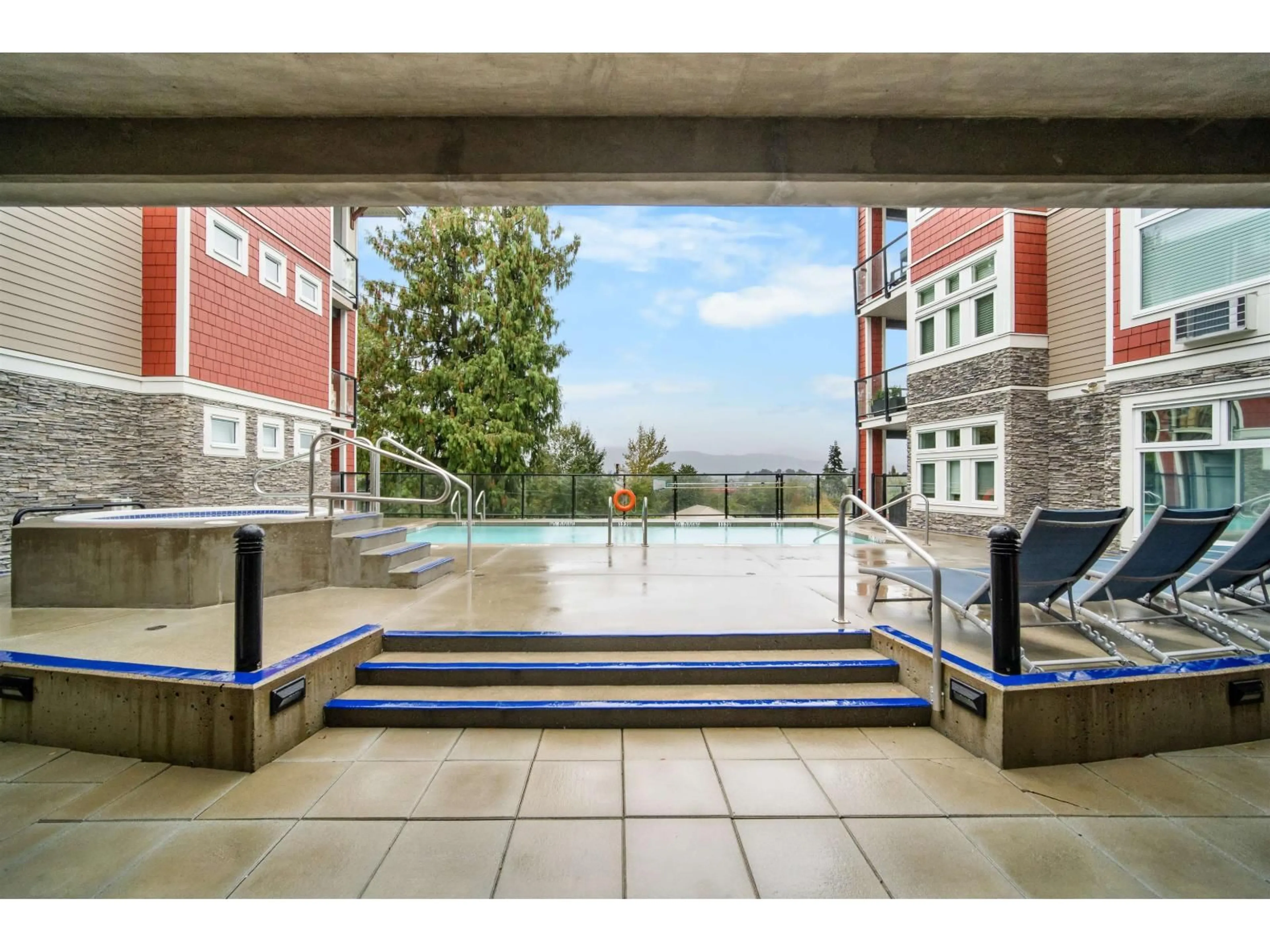Indoor foyer for 111 - 2242 WHATCOM ROAD, Abbotsford British Columbia V3G0G3