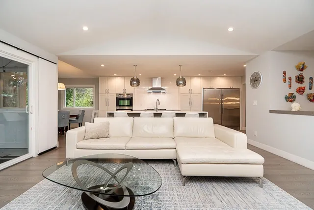 2140 127A STREET, Surrey 2