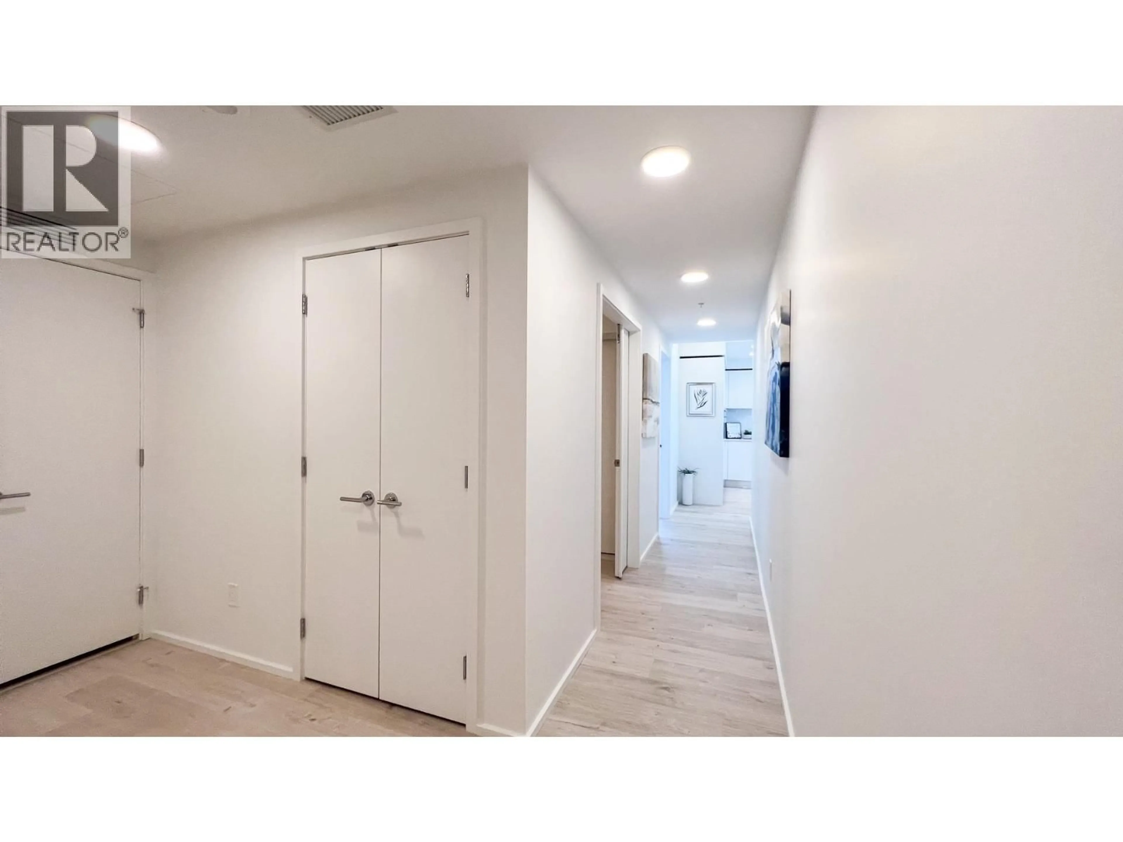 Indoor entryway for 2601 - 3809 EVERGREEN PLACE, Burnaby British Columbia V3J0M1
