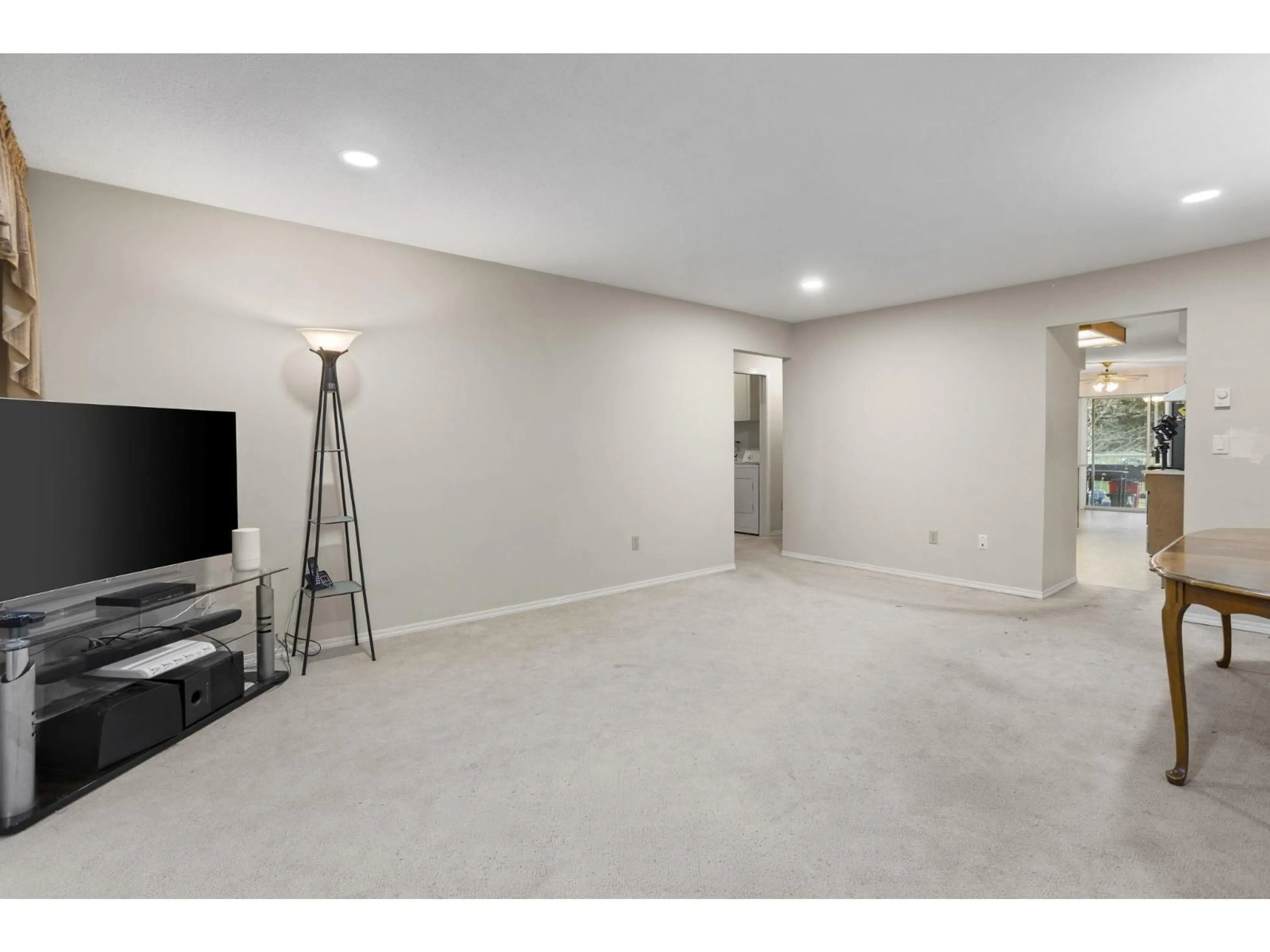 A pic of a room for 244 - 32691 GARIBALDI DRIVE, Abbotsford British Columbia V2T5T7
