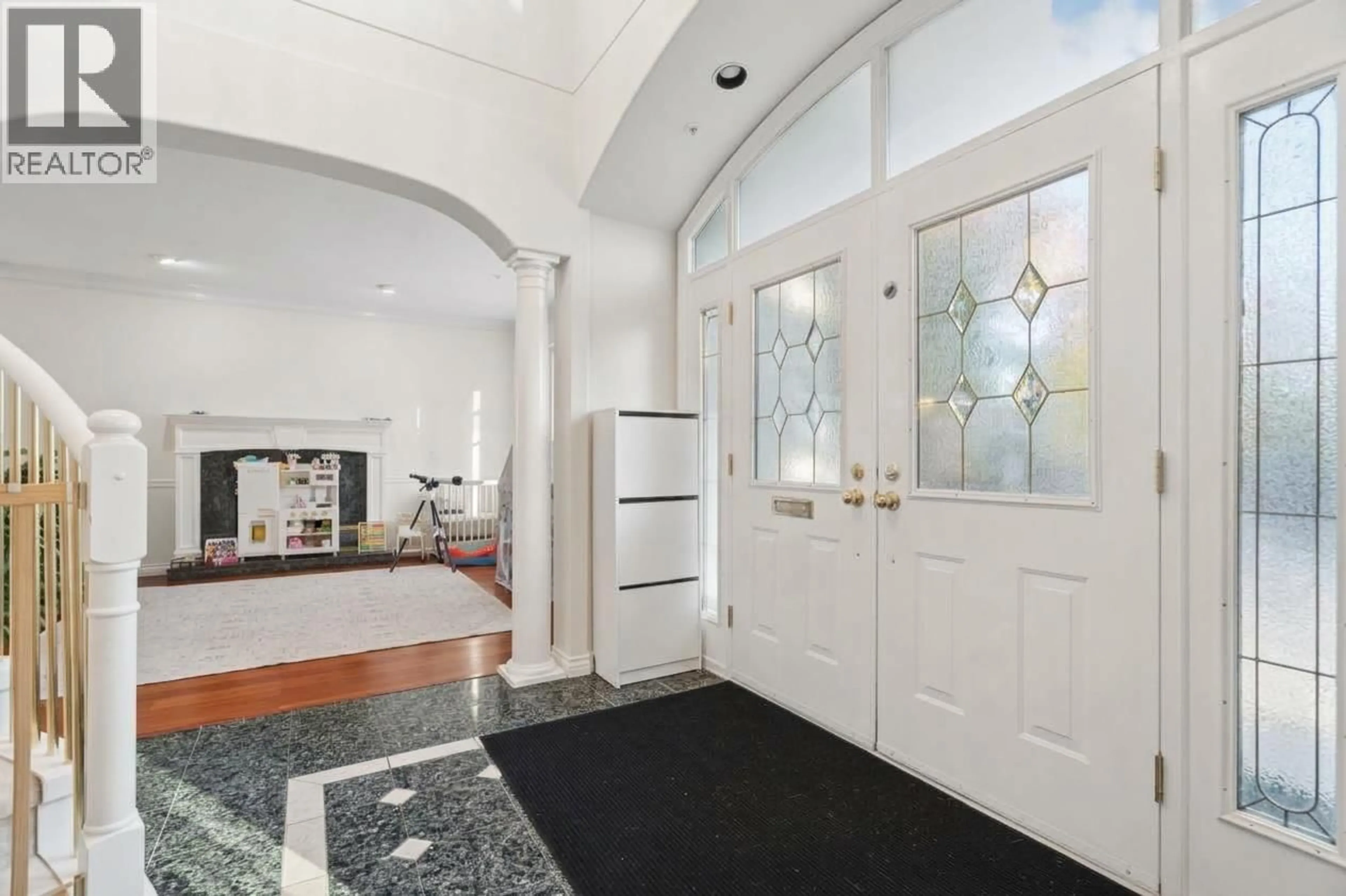 Indoor foyer for 1767 61ST AVENUE, Vancouver British Columbia V6P2C2