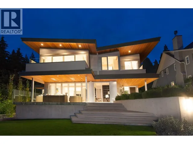 3023 MATHERS AVENUE, West Vancouver 4
