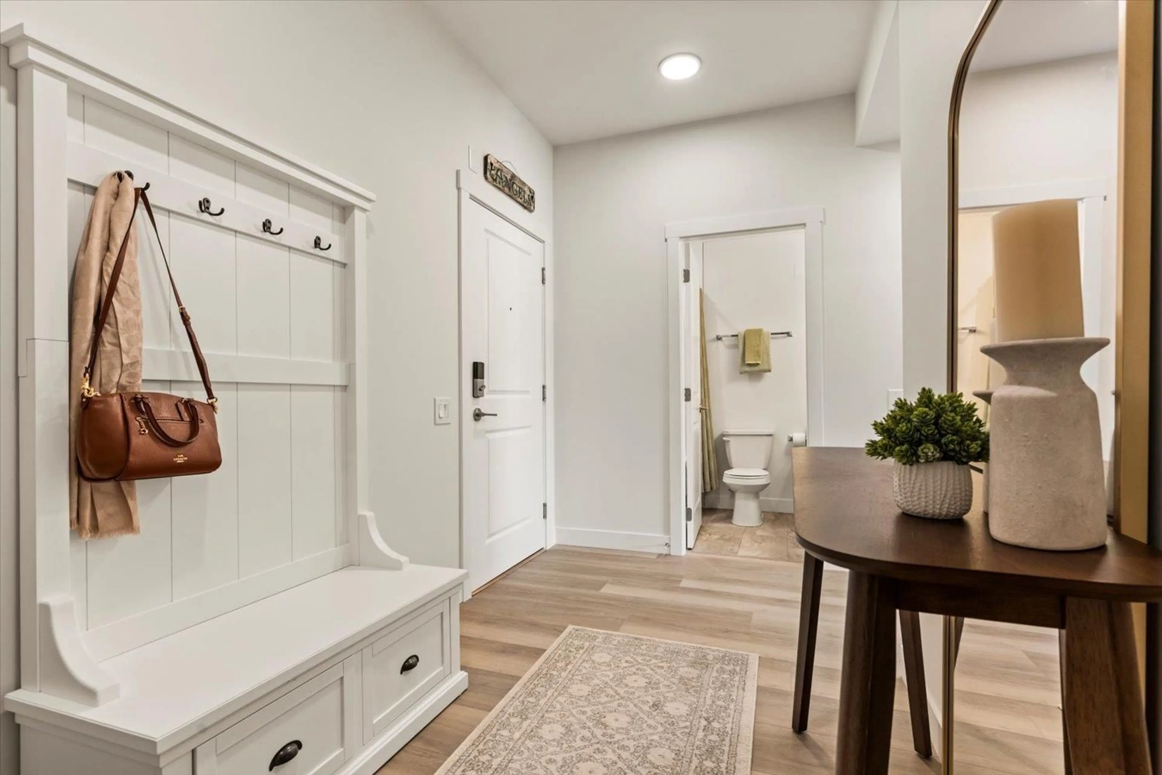 Indoor entryway for 122 - 8497 YOUNG ROAD, Chilliwack British Columbia V2P4P2