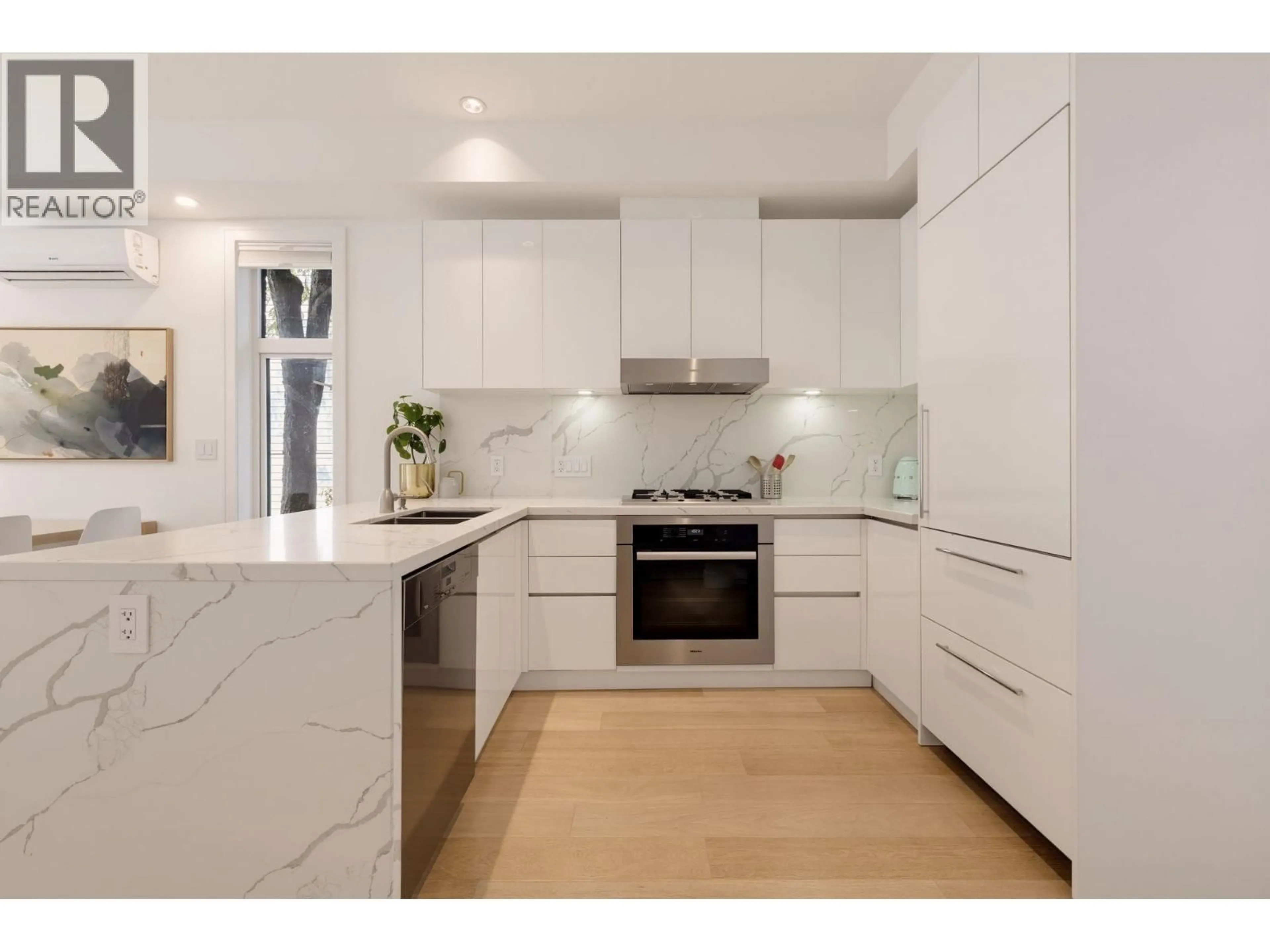 Contemporary kitchen, unknown for 1880 GEORGIA STREET, Vancouver British Columbia V5L2B6
