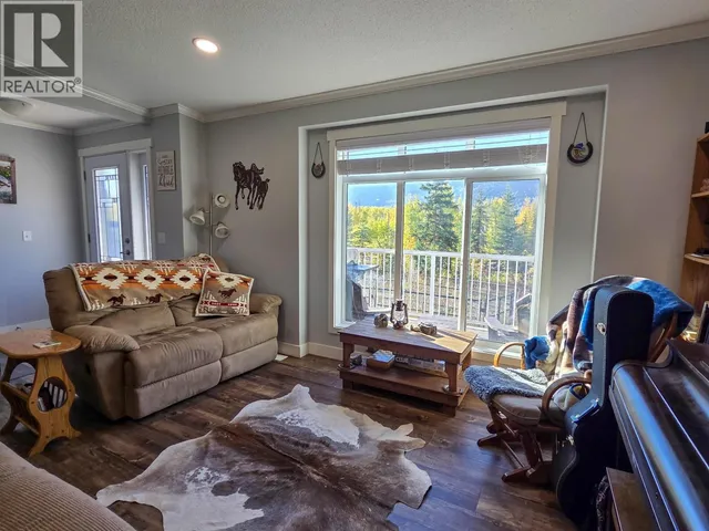 6380 DAWSONS LANE, Smithers 5