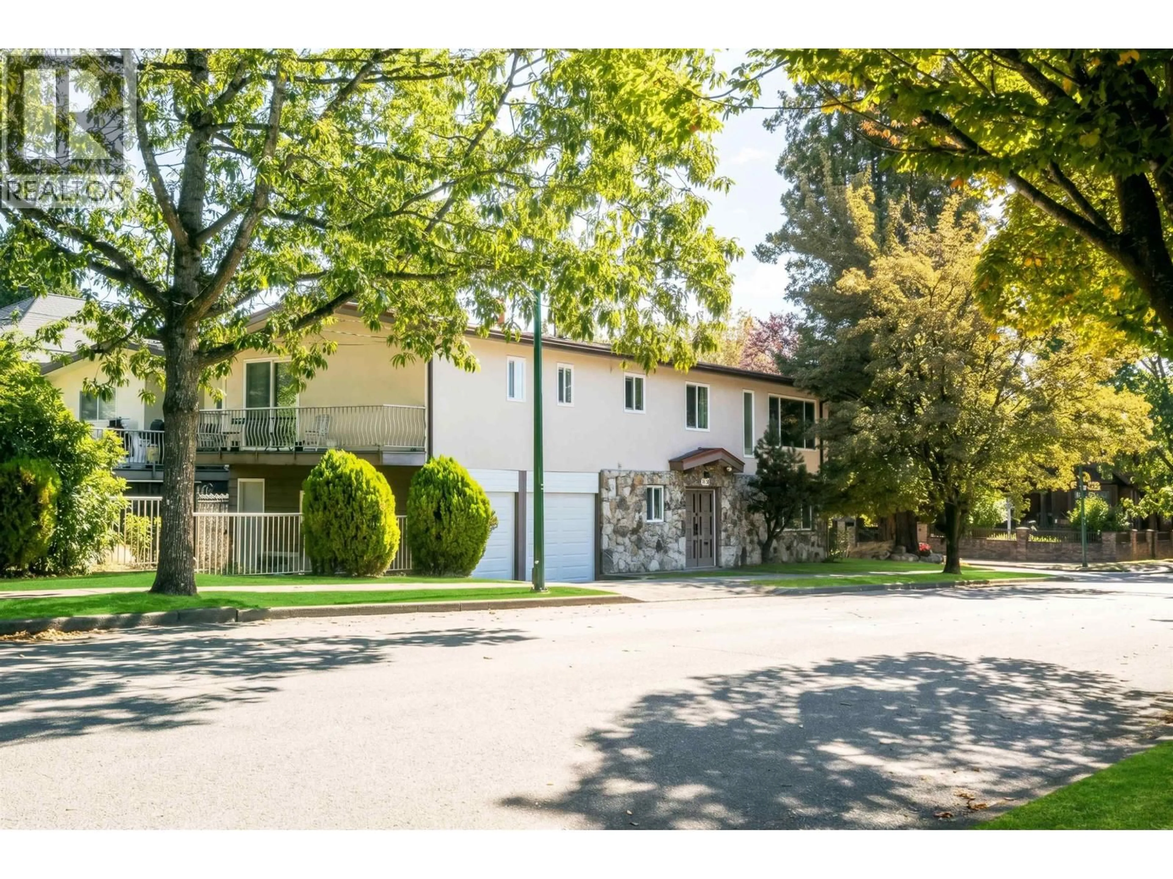A pic from outside/outdoor area/front of a property/back of a property/a pic from drone, street for 7658 FREMLIN STREET, Vancouver British Columbia V6P2G8