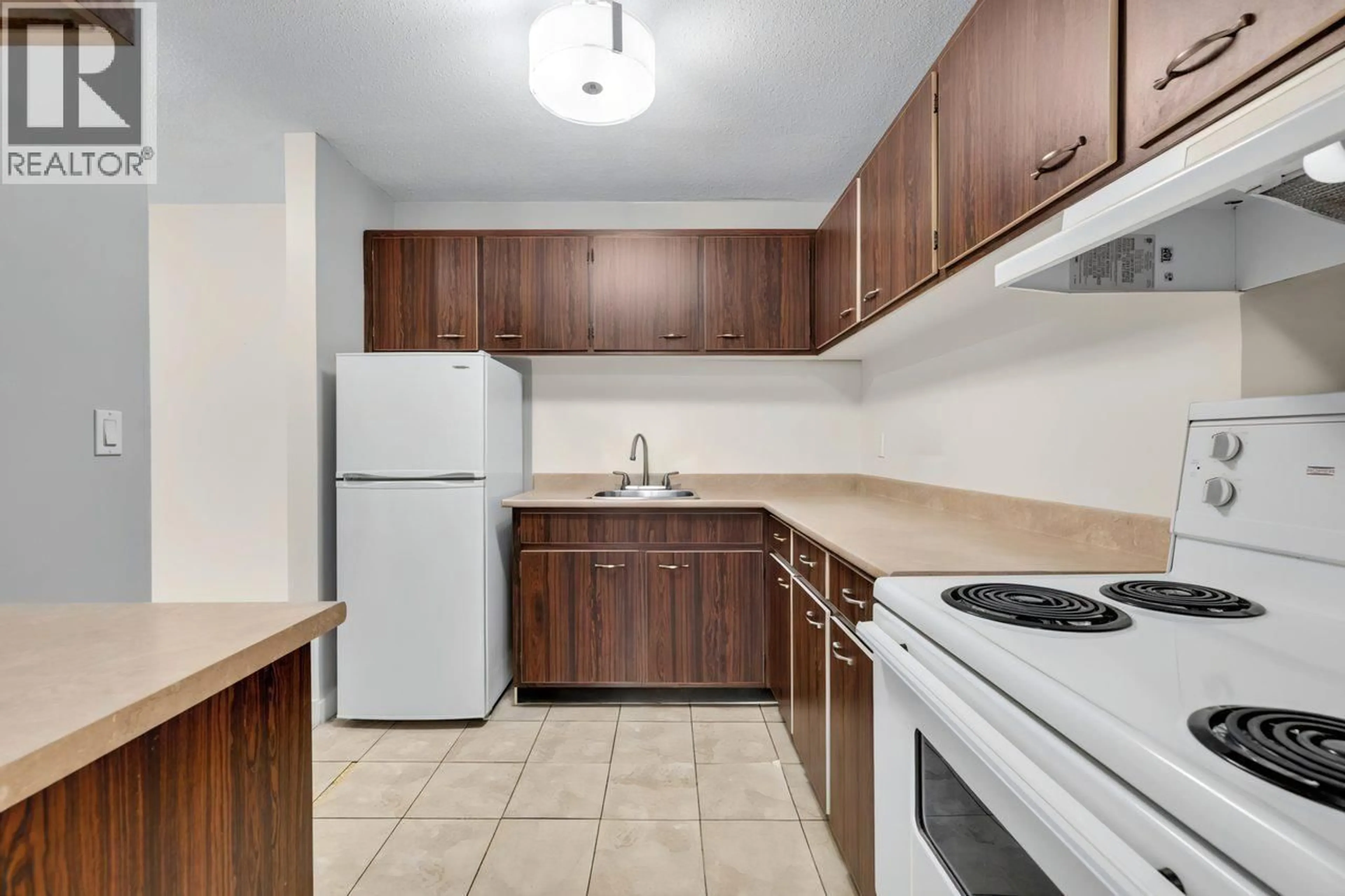 Standard kitchen, unknown for 212 - 6420 BUSWELL STREET, Richmond British Columbia V6Y2E9