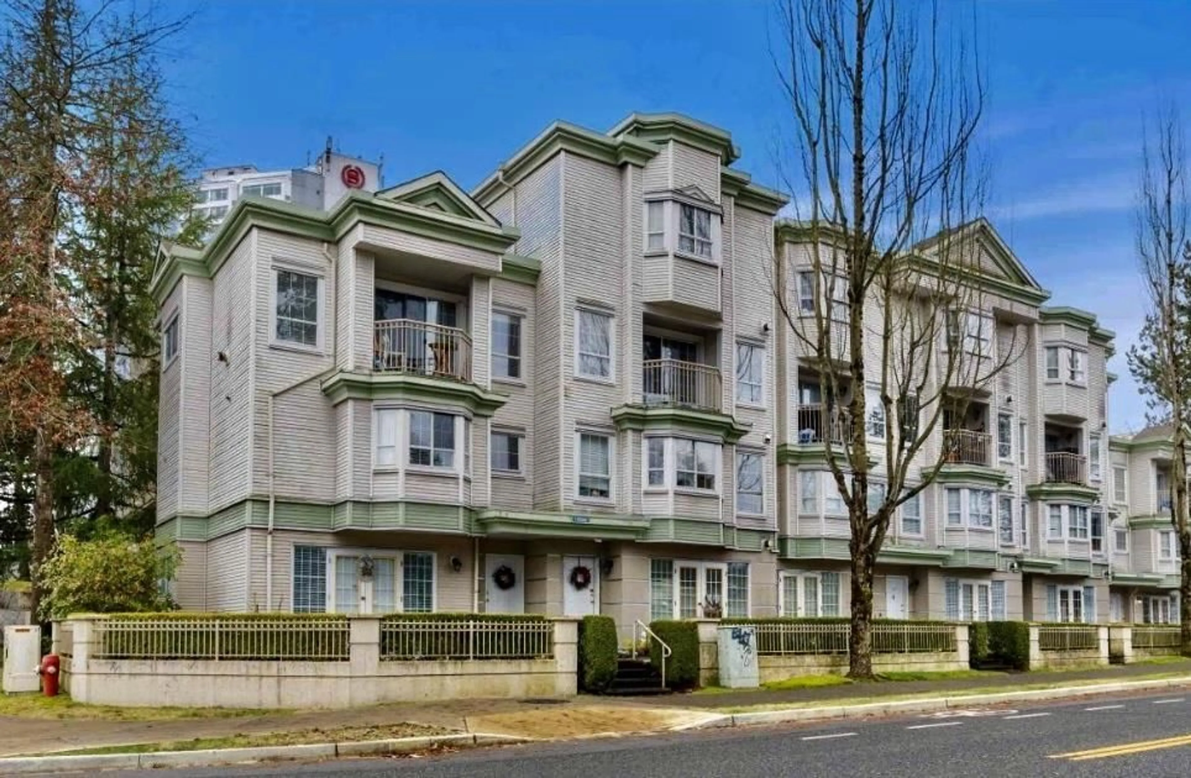 Unknown for 323 - 15268 105 AVENUE, Surrey British Columbia V3R0W8