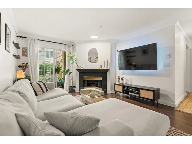 323 - 15268 105 AVENUE, Surrey 5