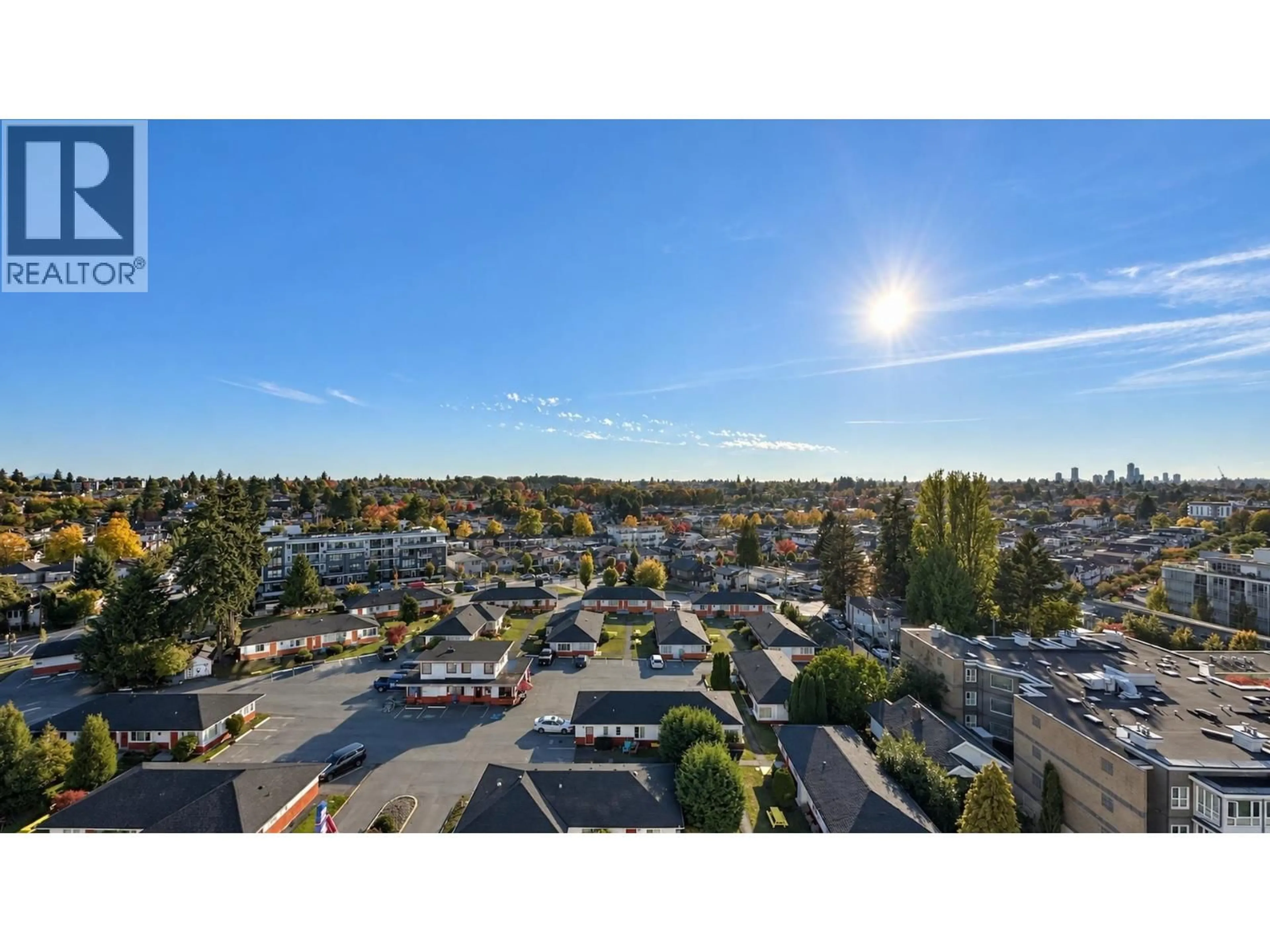 A pic from outside/outdoor area/front of a property/back of a property/a pic from drone, city buildings view from balcony for 1105 - 2435 KINGSWAY, Vancouver British Columbia V5R5G8