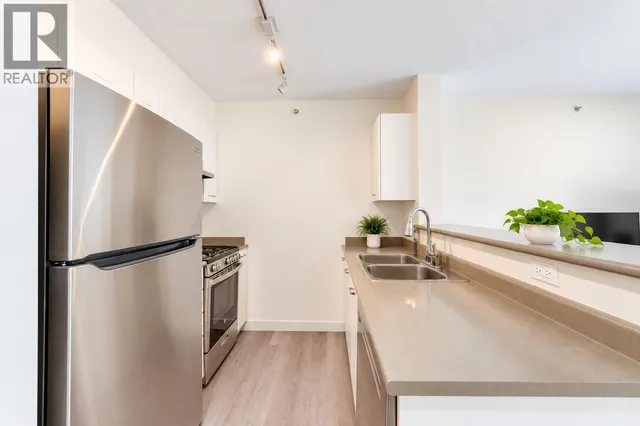 205 - 3438 VANNESS AVENUE, Vancouver 3
