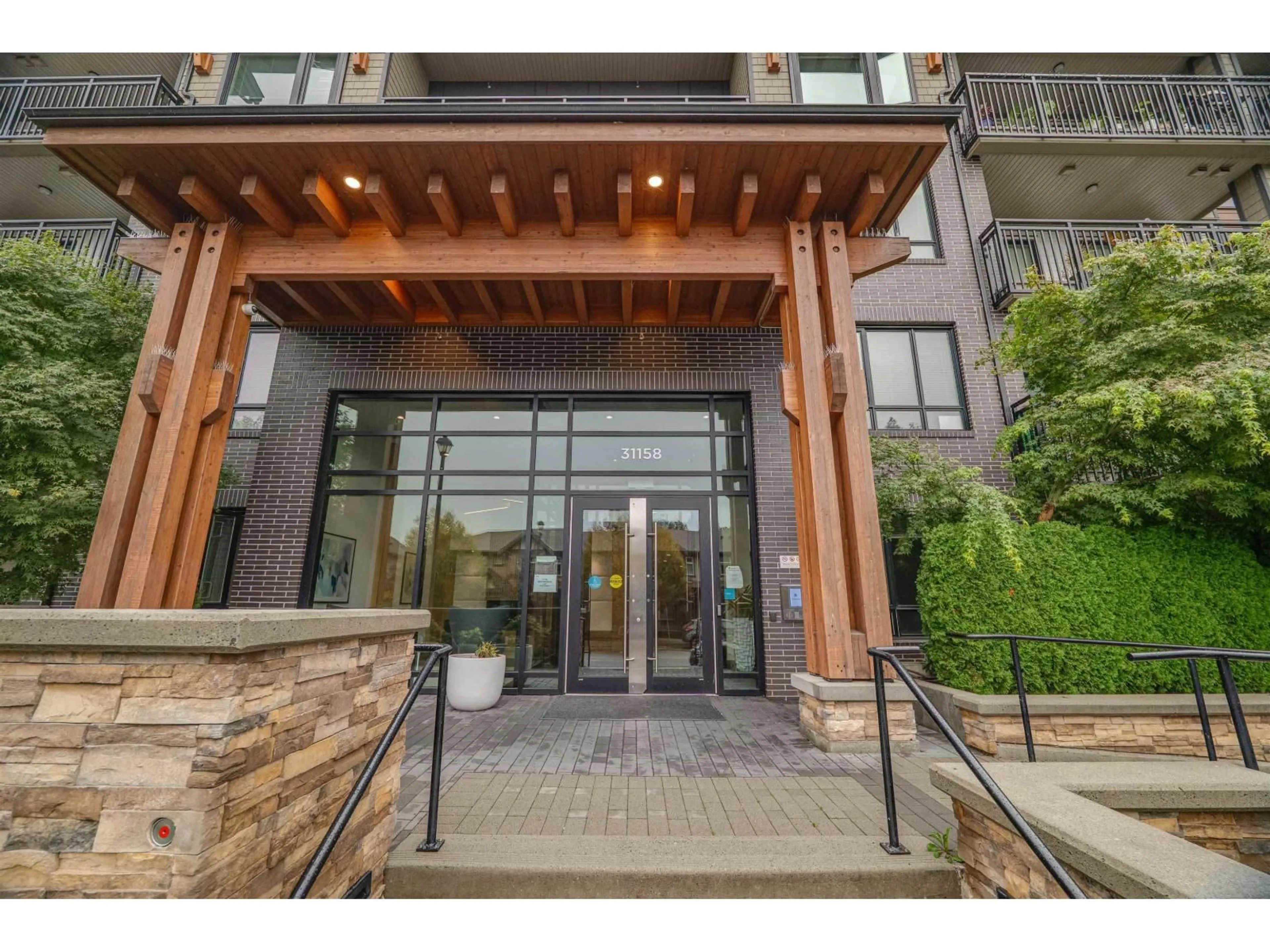 Indoor foyer for 122 - 31158 WESTRIDGE PLACE, Abbotsford British Columbia V2T0K5