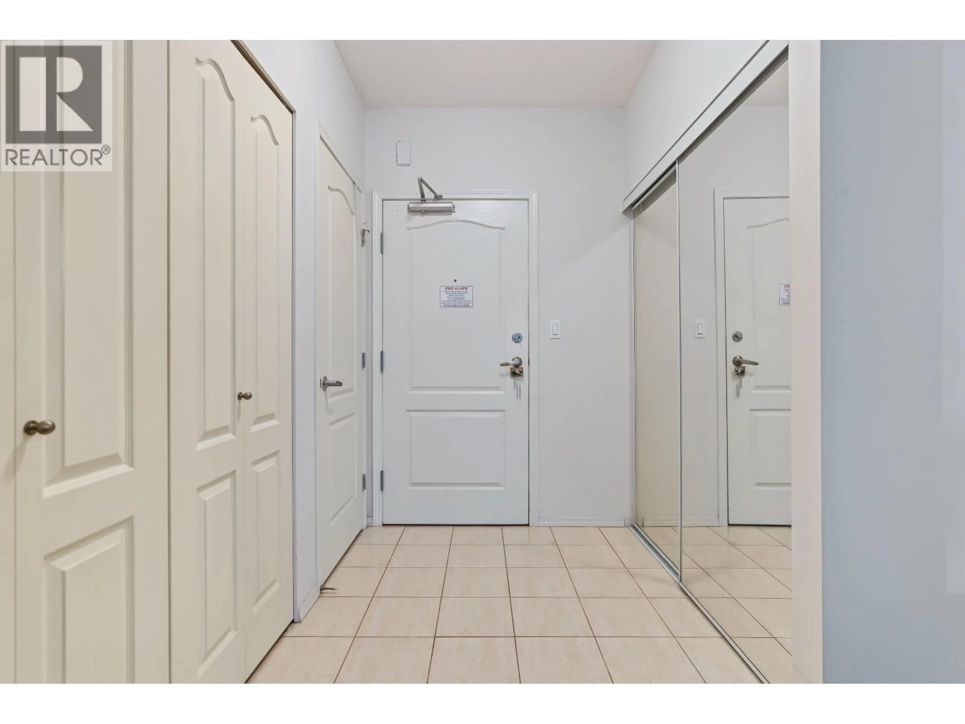 Indoor entryway for 108 - 12148 224 STREET, Maple Ridge British Columbia V2X3N8