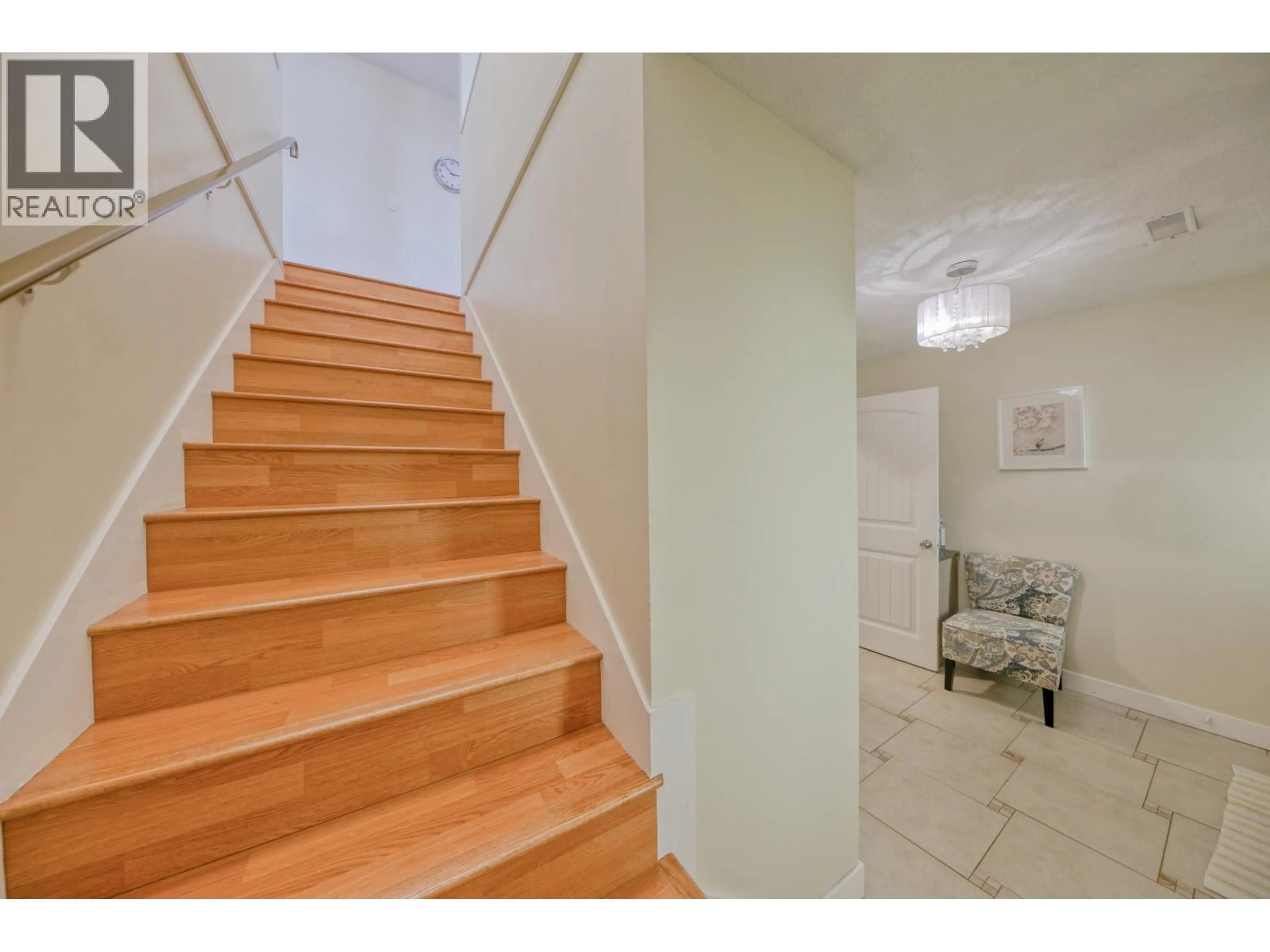 Unknown for 3650 LYNNDALE CRESCENT, Burnaby British Columbia V5A3S8