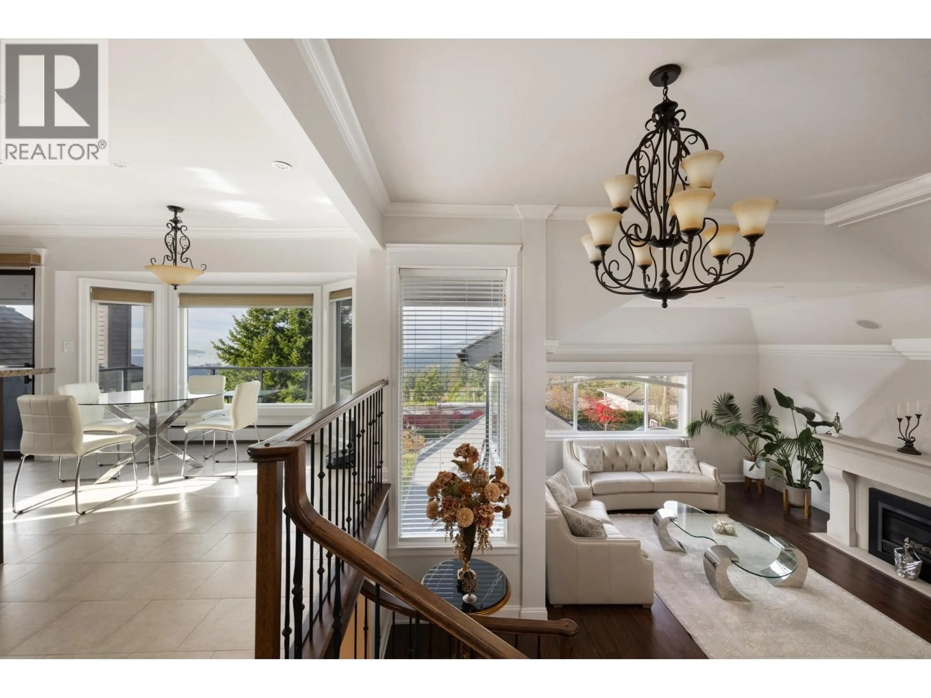 Unknown for 4050 ST. PAULS AVENUE, North Vancouver British Columbia V7N1T5