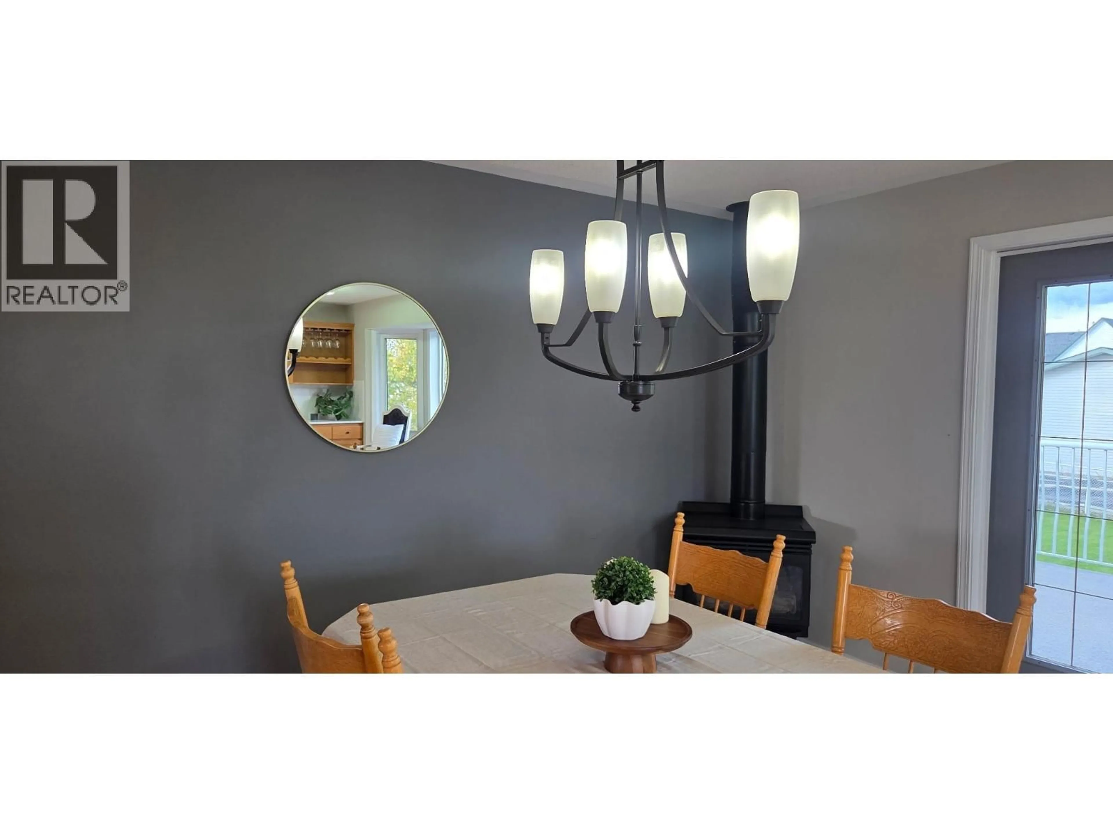 Dining room, wood/laminate floor for 2560 PARENT ROAD, Prince George British Columbia V2N5G3