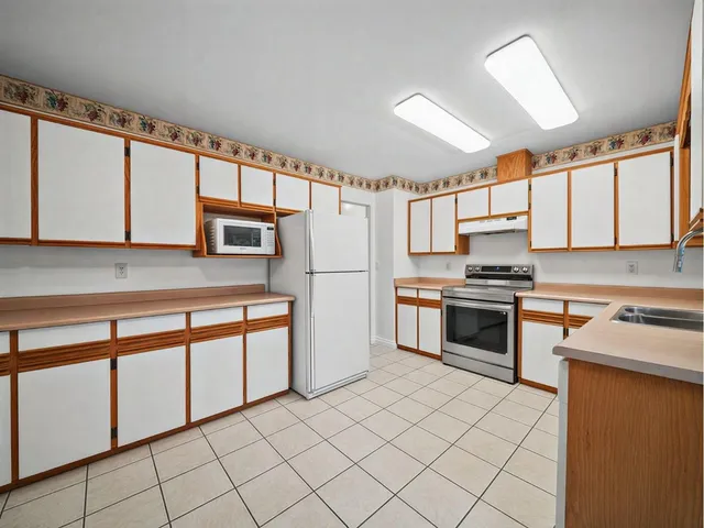 9029 204 STREET, Langley 5