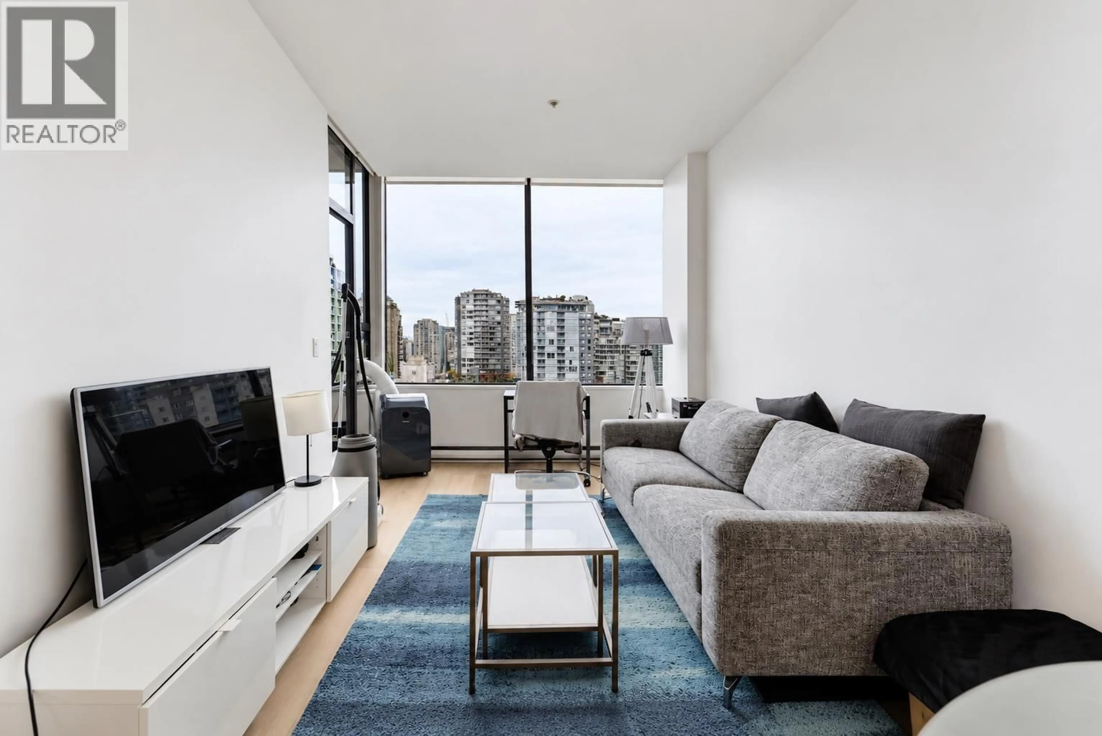 Living room with furniture, unknown for 807 - 1010 HOWE STREET, Vancouver British Columbia V6Z1P5