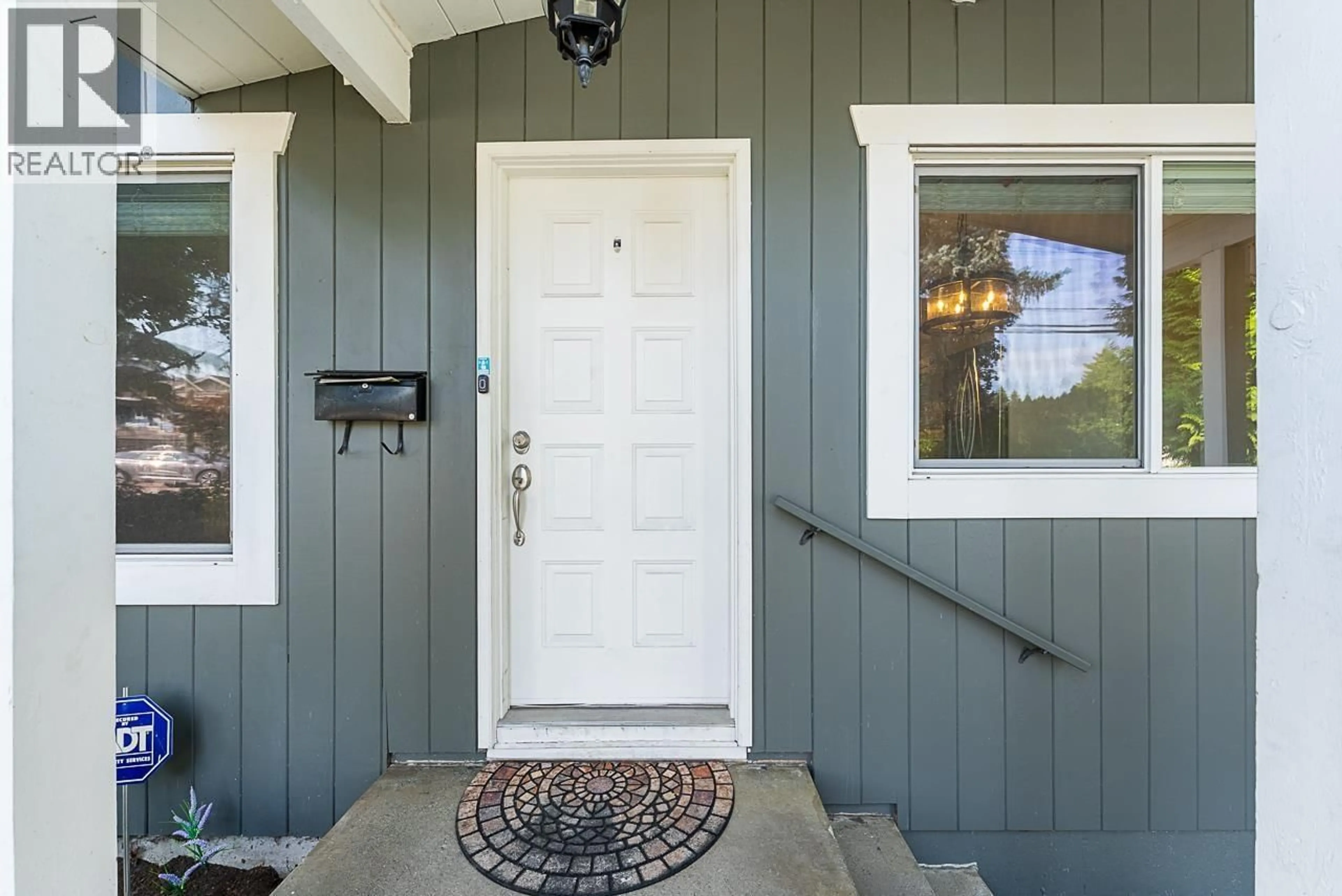 Indoor entryway for 22928 117 AVENUE, Maple Ridge British Columbia V2X2K1