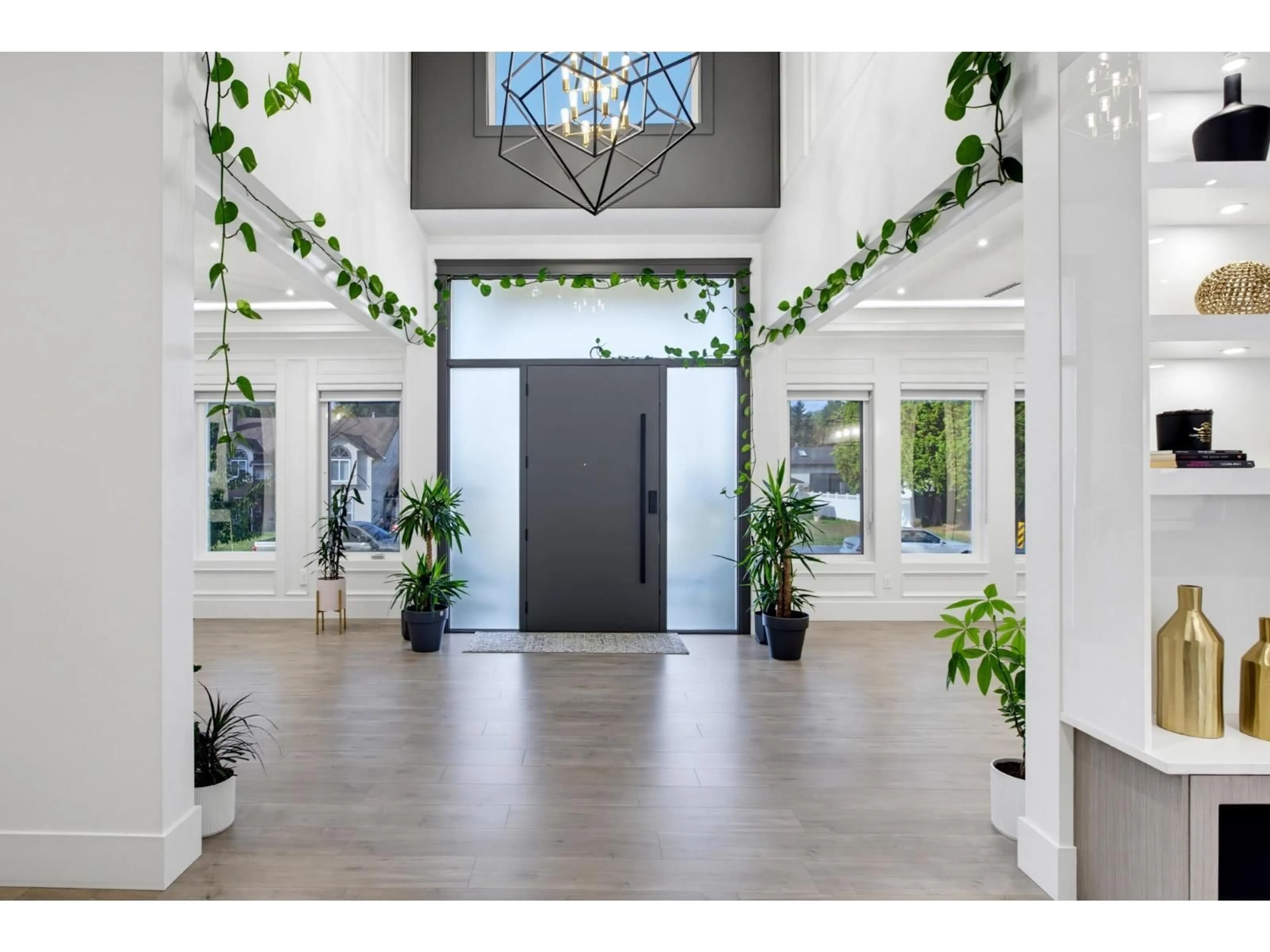 Indoor entryway for 10188 161ST STREET, Surrey British Columbia V4N2J7