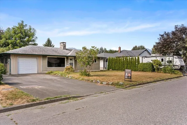 9647 WINDSOR STREET, Chilliwack 2