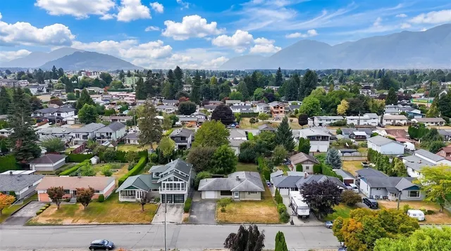 9647 WINDSOR STREET, Chilliwack 3