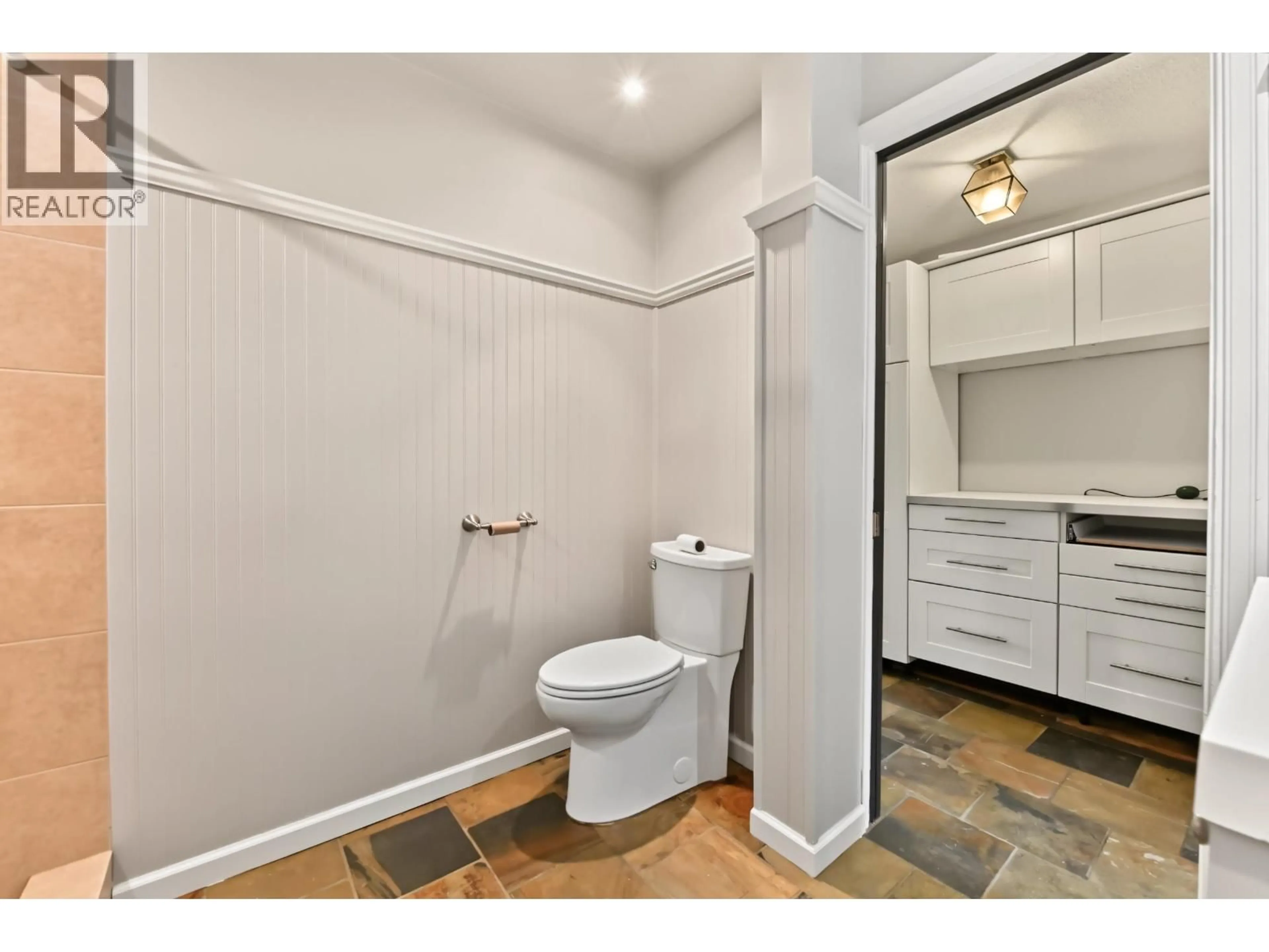 Standard bathroom, ceramic/tile floor for 1467 ENDERBY AVENUE, Delta British Columbia V4L1S6