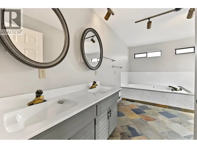 1467 ENDERBY AVENUE, Delta 4