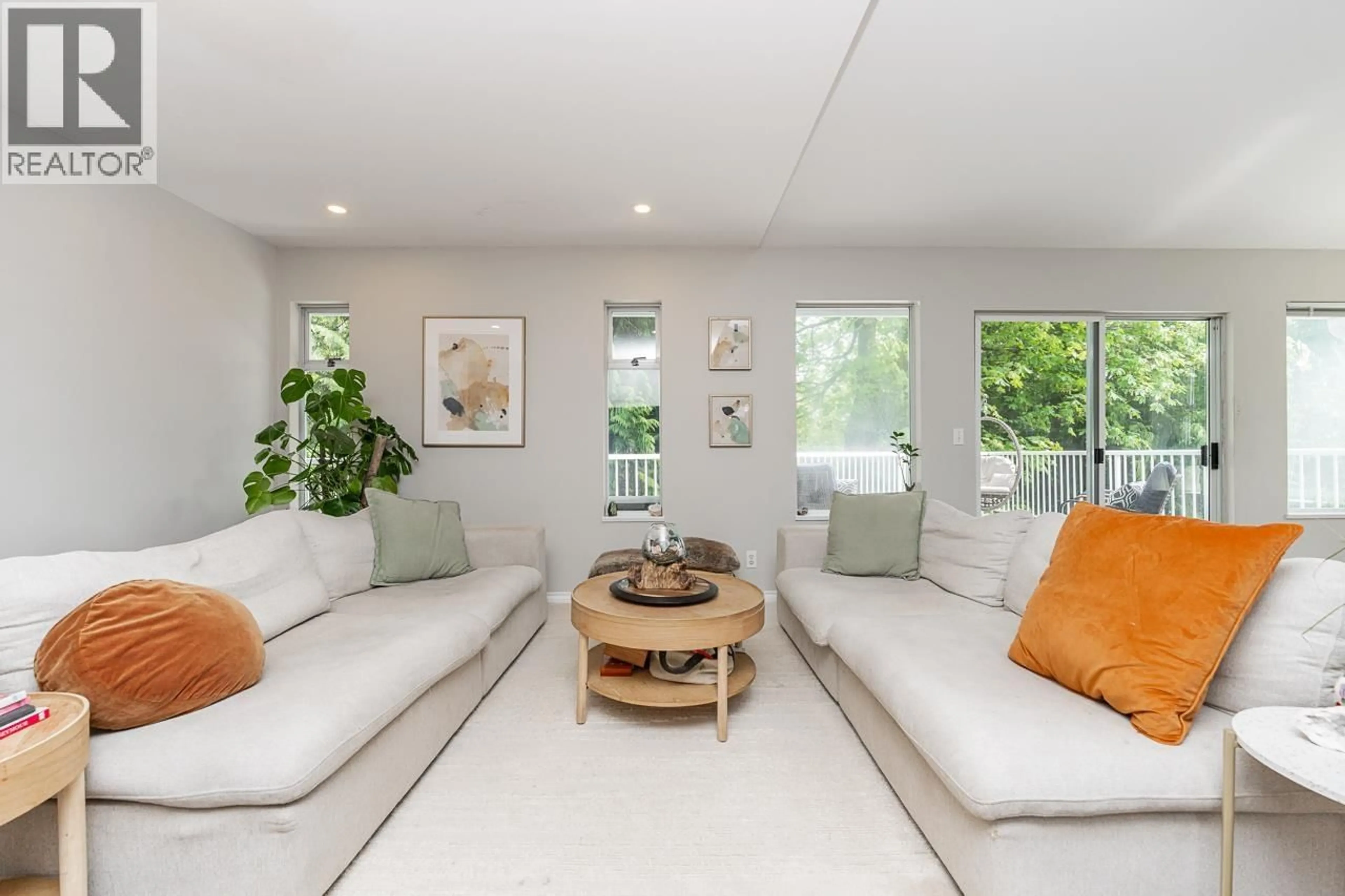 Living room with furniture, unknown for 1221 ROCHESTER AVENUE, Coquitlam British Columbia V3K2X3