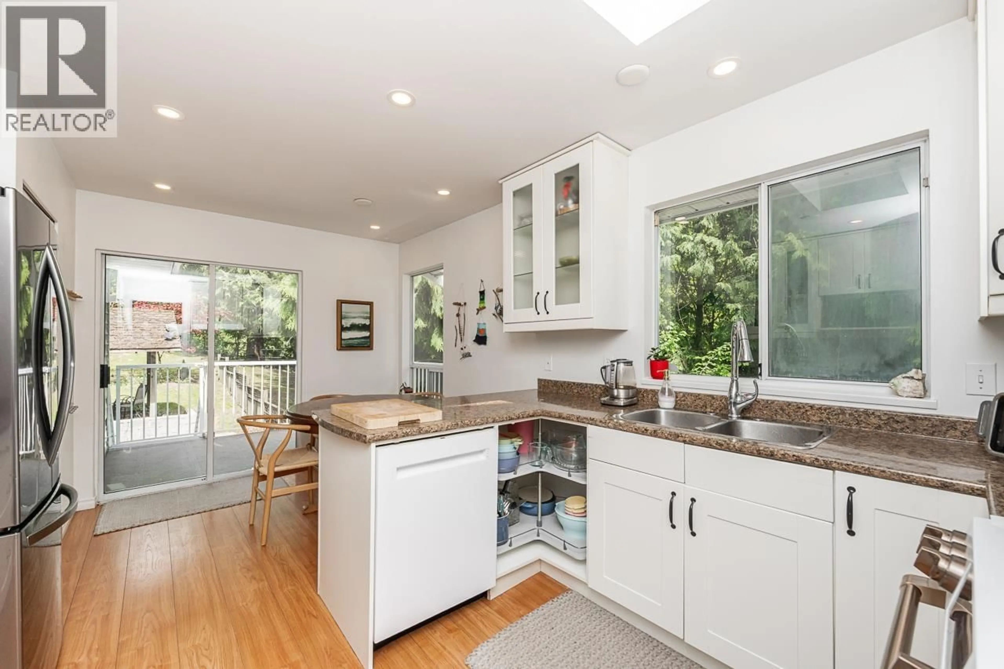 Open concept kitchen, unknown for 1221 ROCHESTER AVENUE, Coquitlam British Columbia V3K2X3