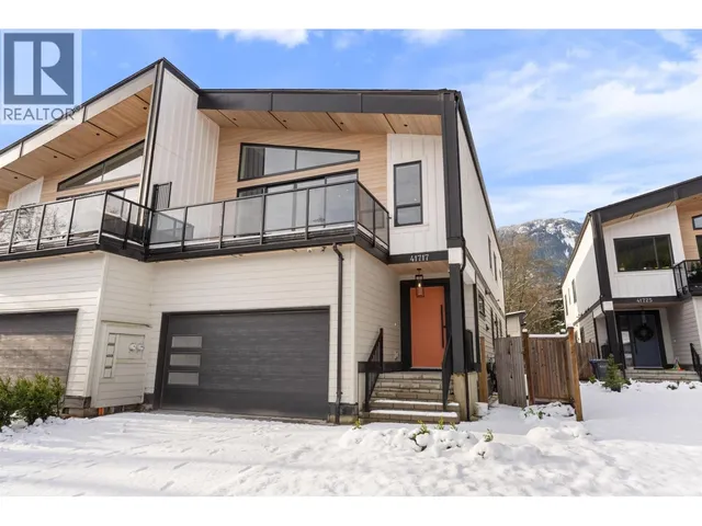 41717 GOVERNMENT ROAD, Squamish 5