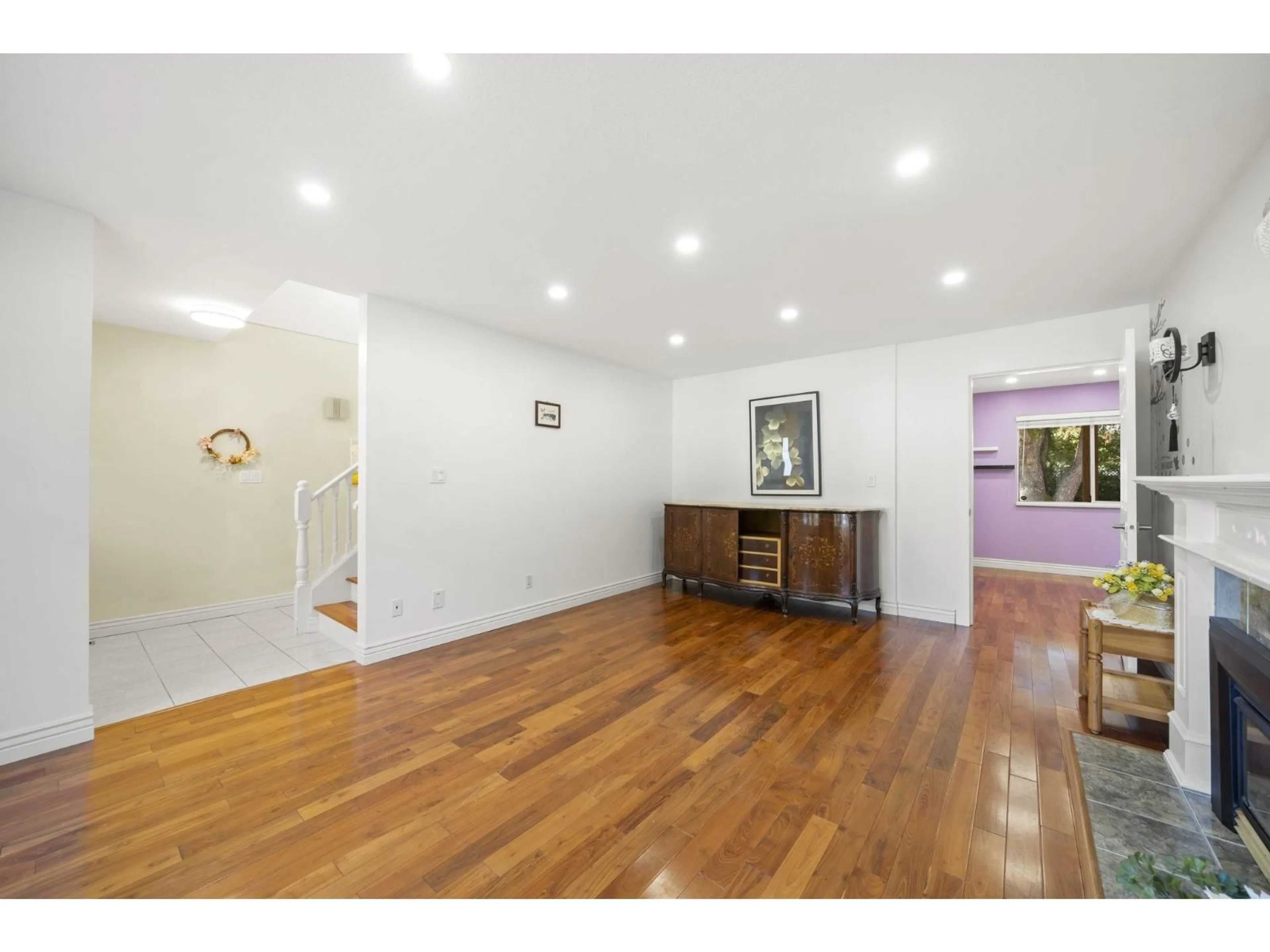 Unknown for 9435 156A STREET, Surrey British Columbia V4N3B5
