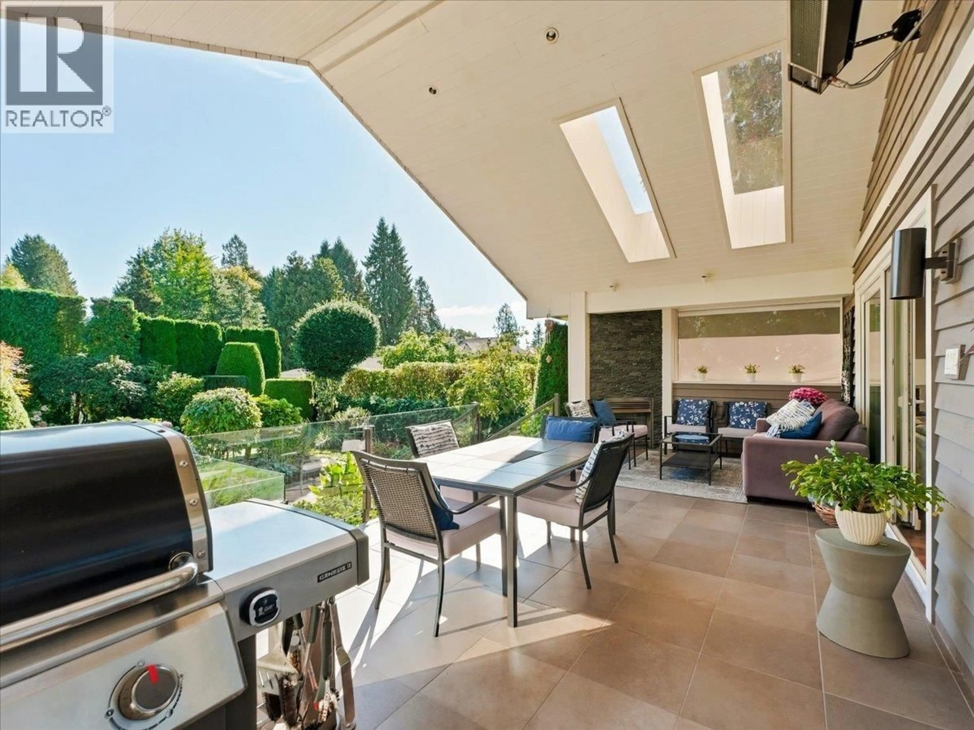 Patio, street for 1160 14TH STREET, West Vancouver British Columbia V7T2R7