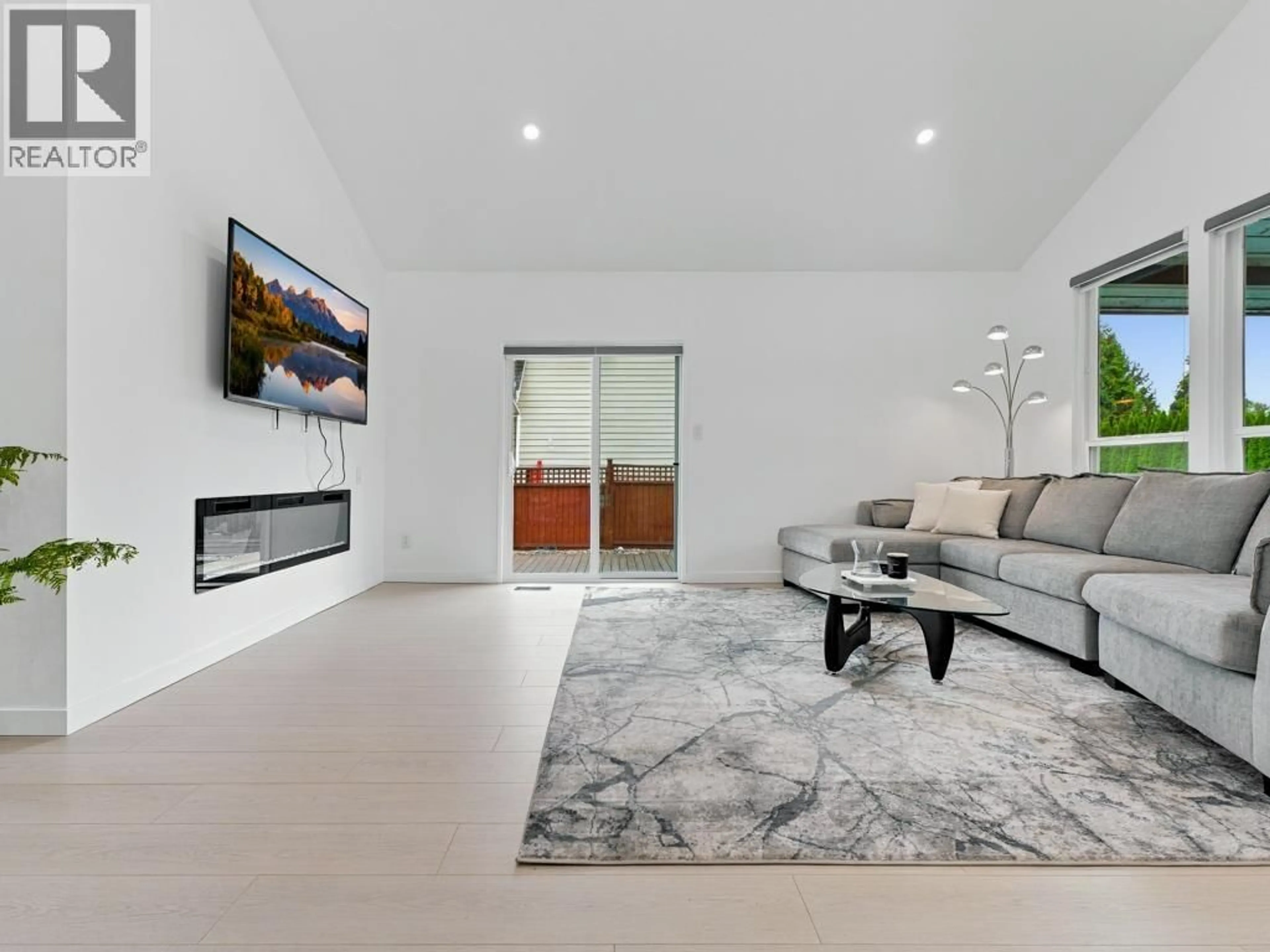 Living room with furniture, unknown for 2045 KIRKSTONE ROAD, North Vancouver British Columbia V7J3M9