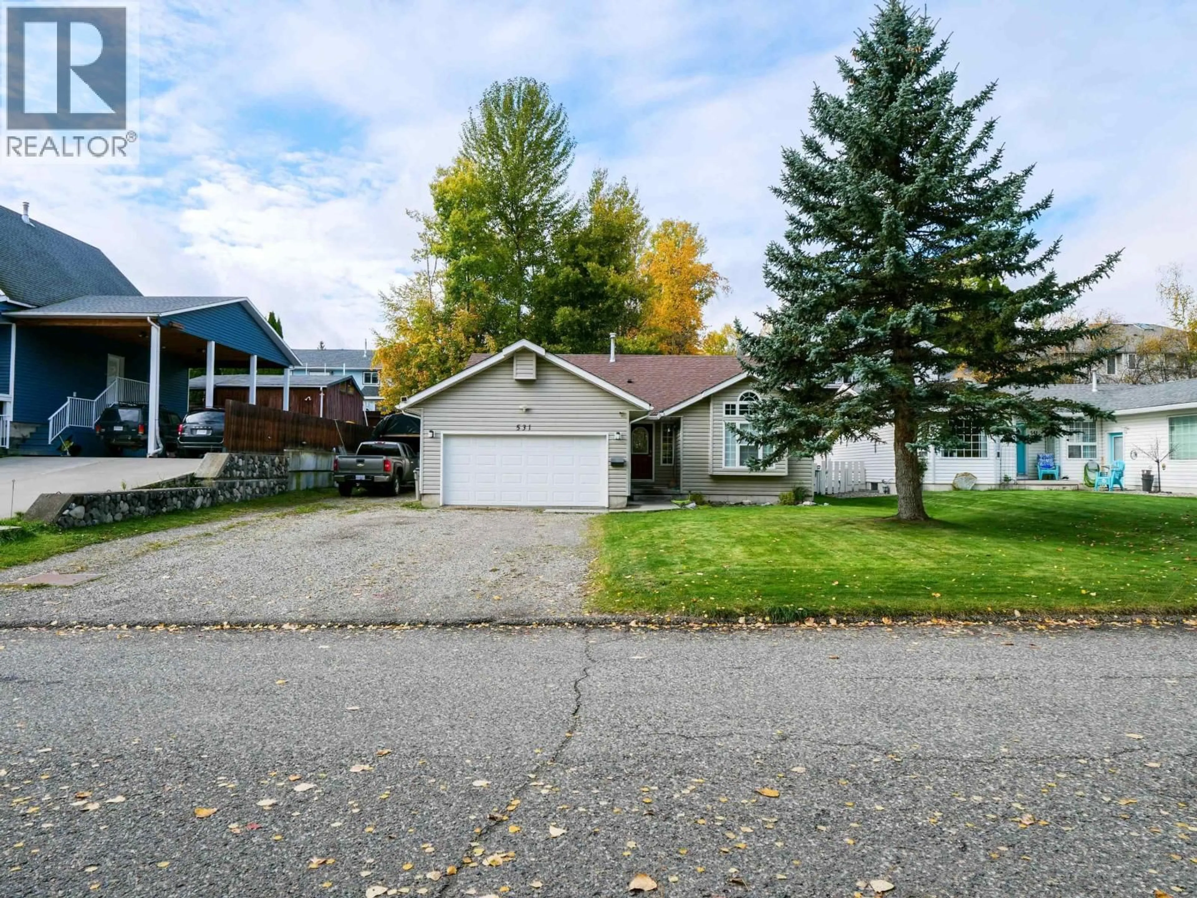 Home with vinyl exterior material, street for 531 DAWSON STREET, Quesnel British Columbia V2J5A4