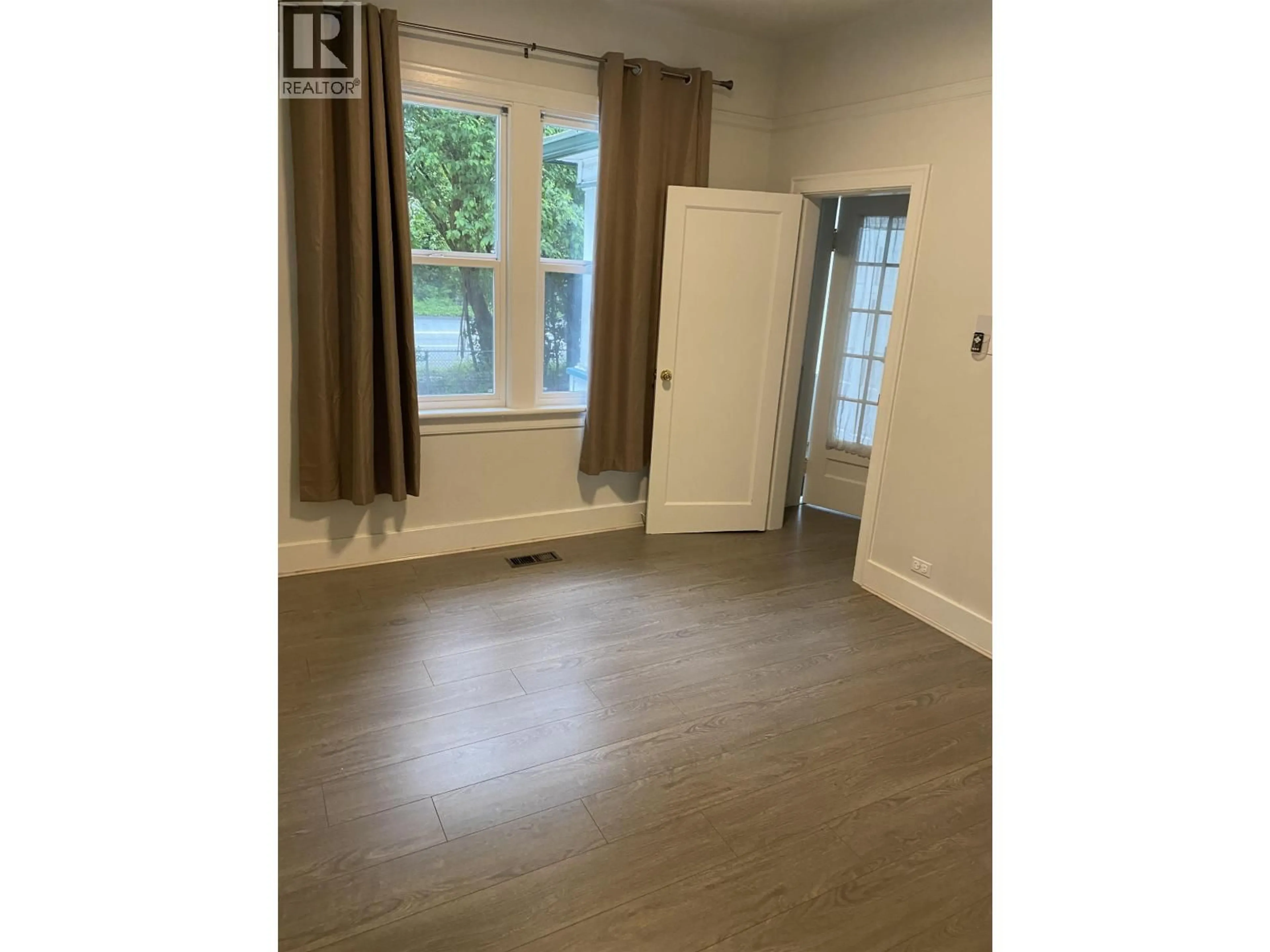 A pic of a room for 826 WESTWOOD STREET, Coquitlam British Columbia V3C3L2