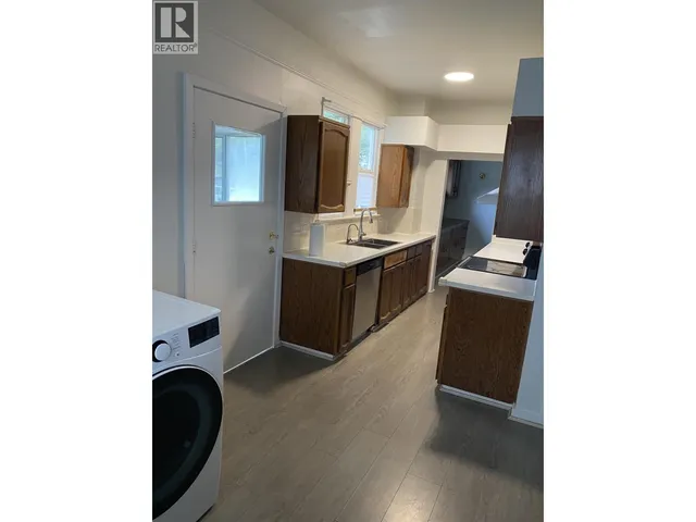 826 WESTWOOD STREET, Coquitlam 5