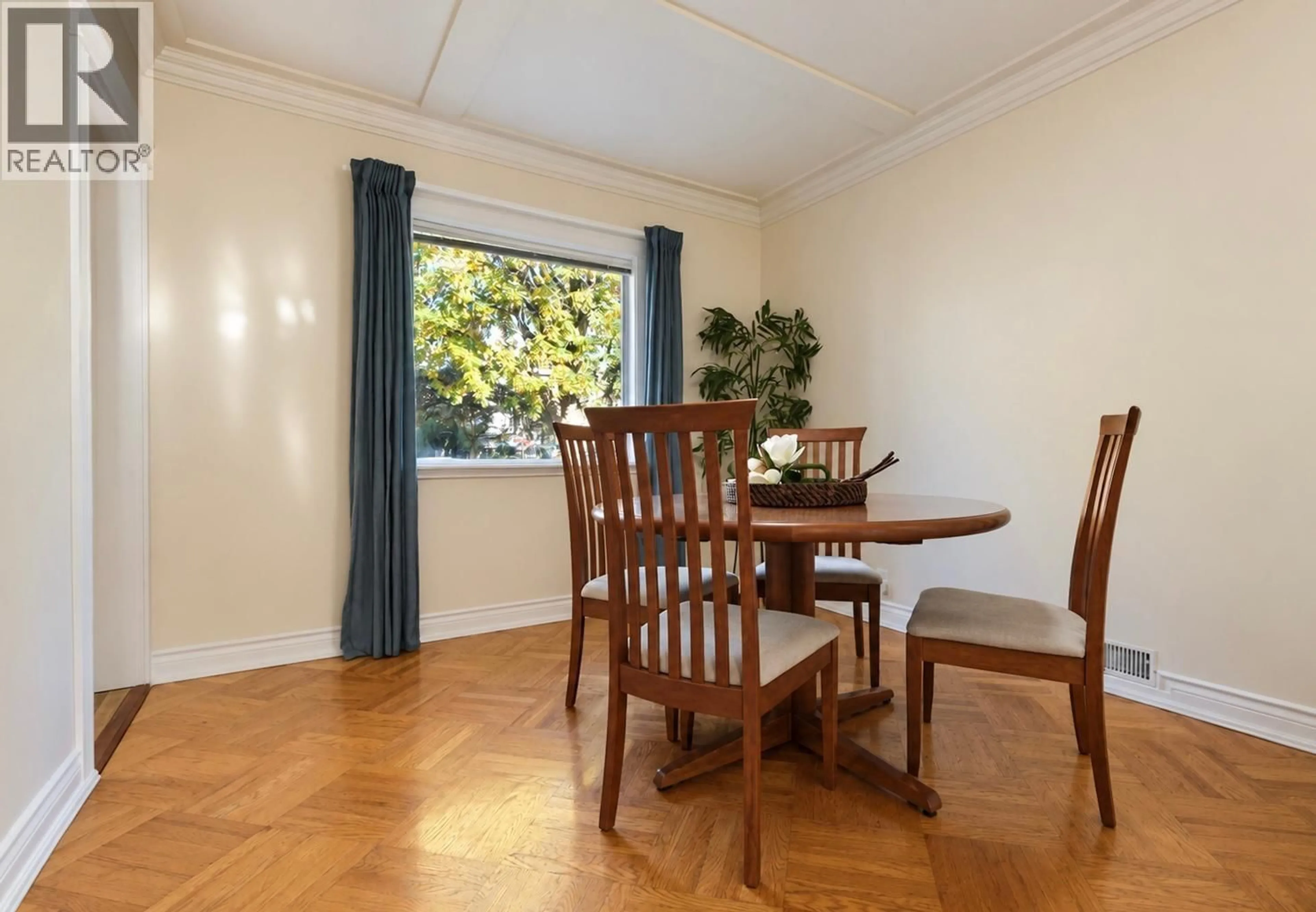 Dining room, wood/laminate floor for 1930 EDINBURGH STREET, New Westminster British Columbia V3M2X5