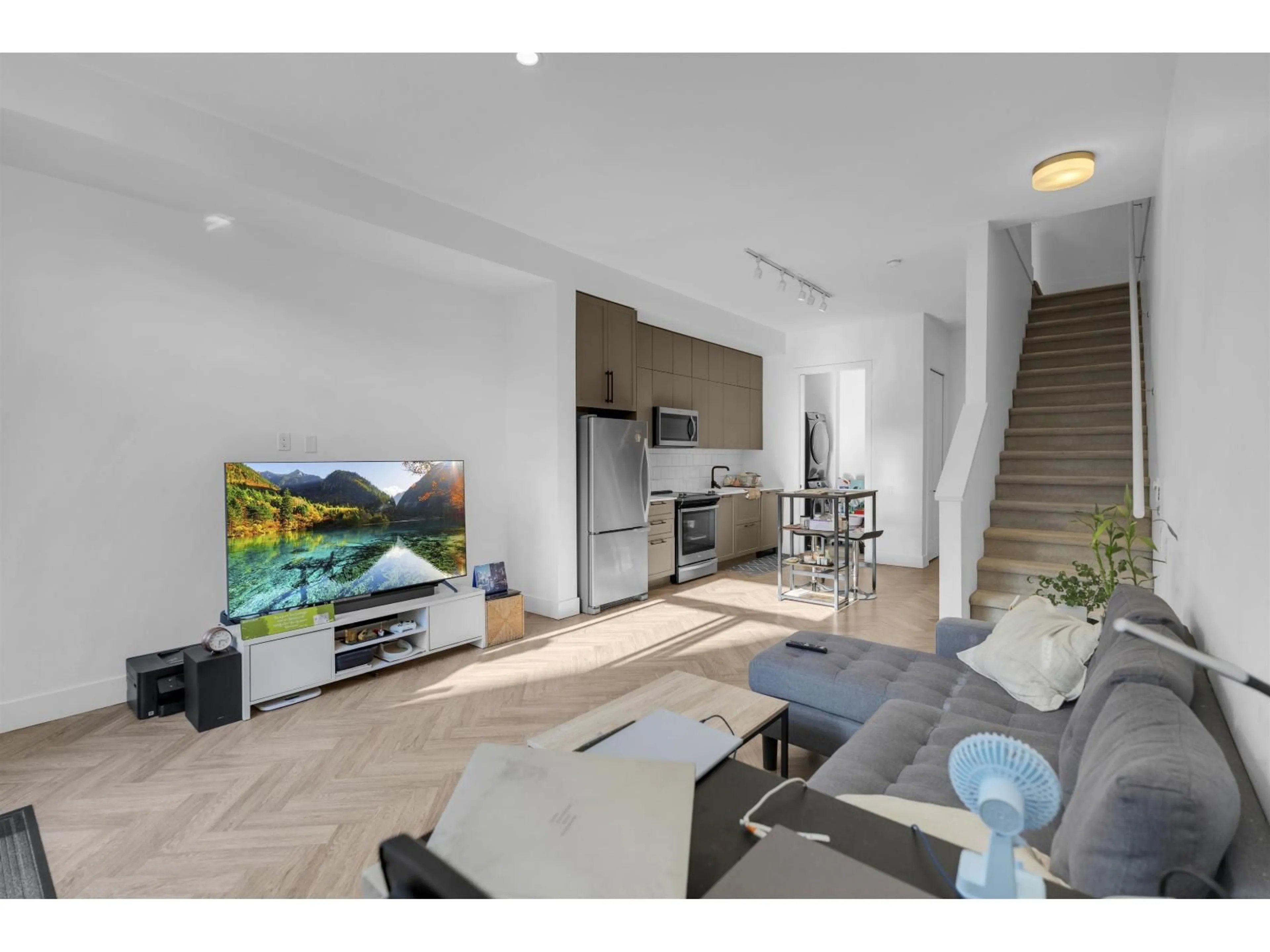 Unknown for 99 - 17568 57A AVENUE, Surrey British Columbia V3S7V2